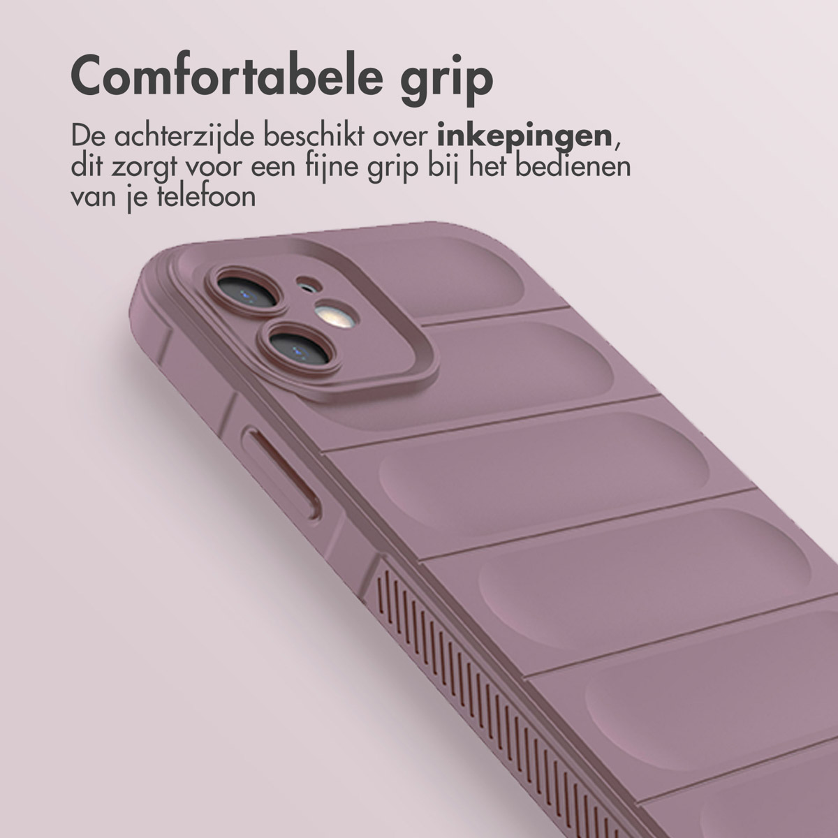 Mauve telefoonhoes met telefoon, met ribbels. Witte achtergrond.