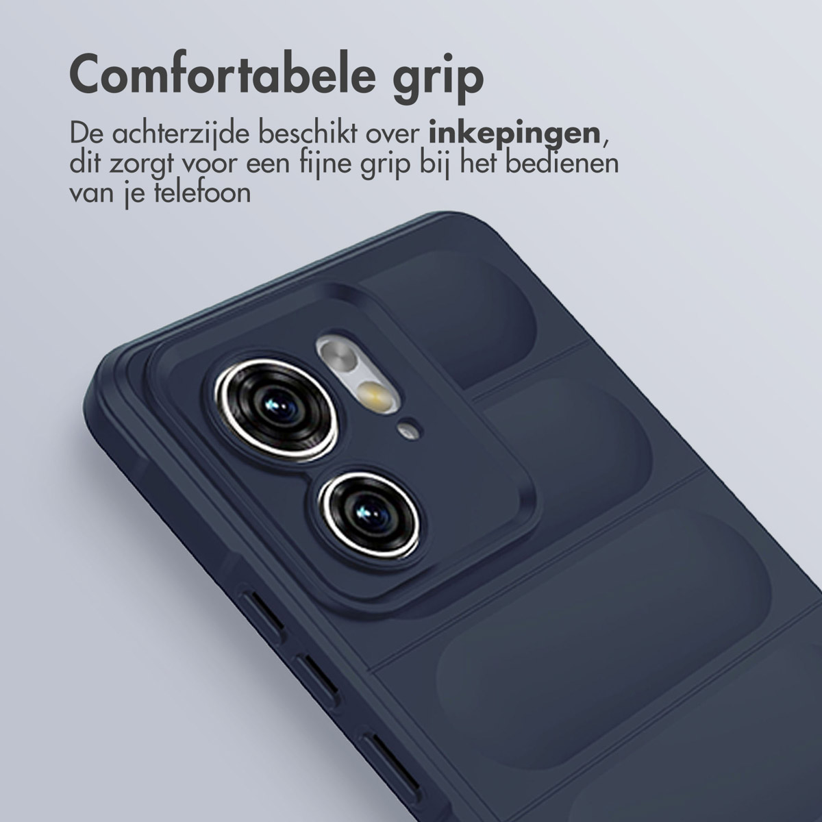 Gros plan d'une coque bleu marine avec un design texturé pour une meilleure prise.