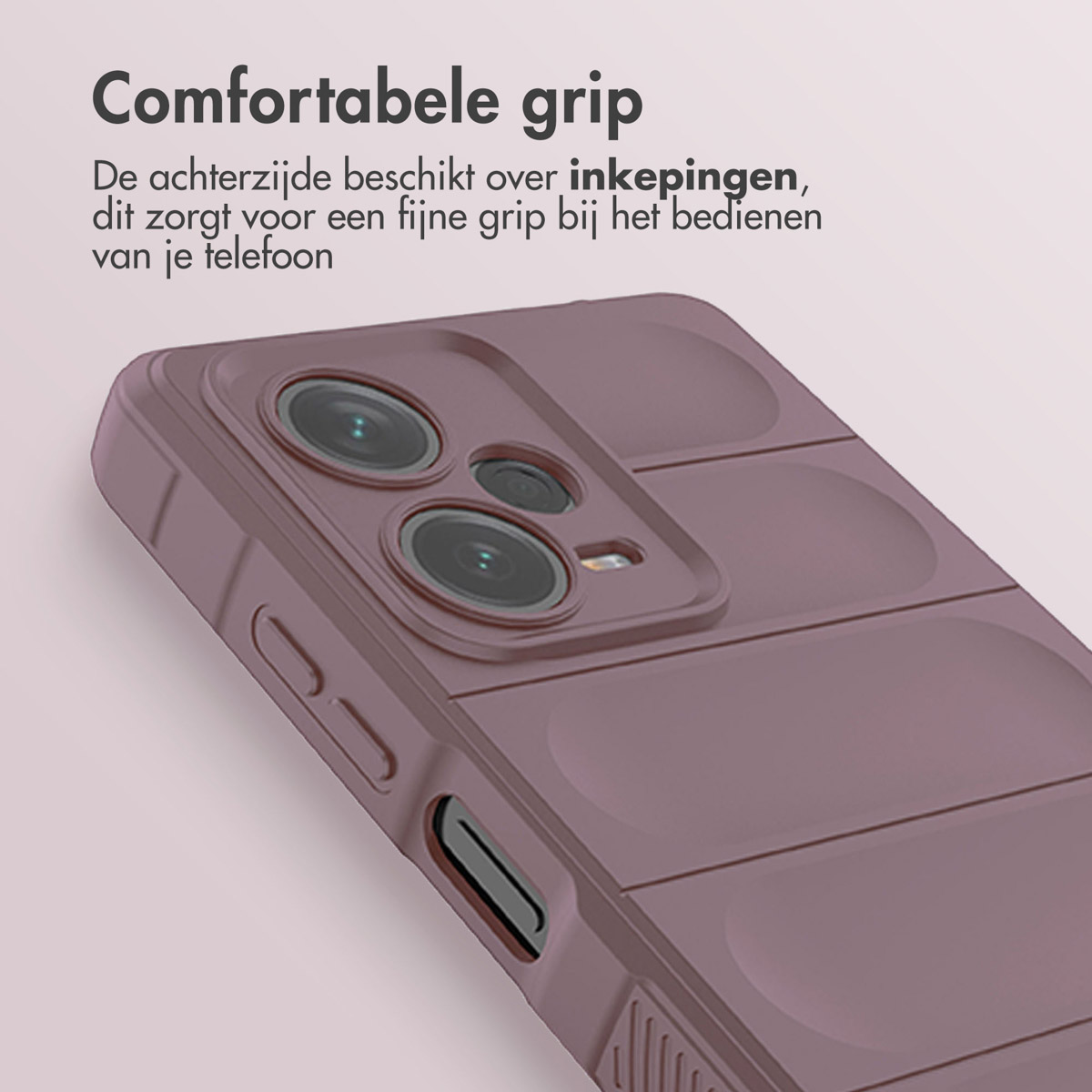 Une coque de téléphone mauve avec un design texturé. Le texte 'Comfortabele grip' est au-dessus. Le fond est rose.