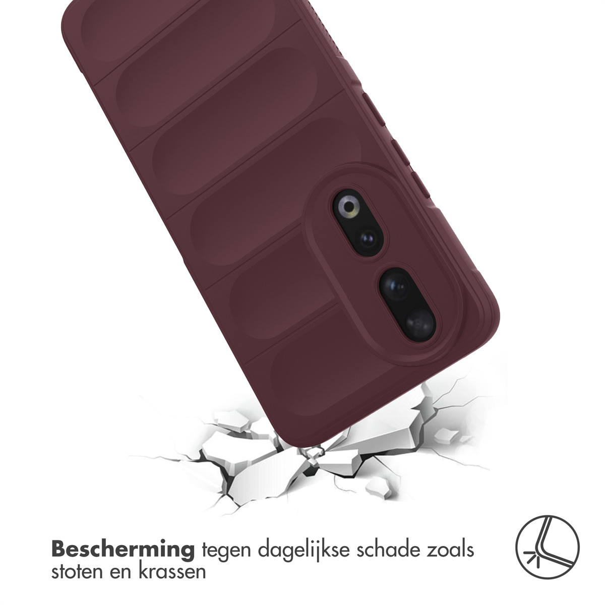 Een bordeauxrode telefoonhoes met camera valt en breekt de grond. Witte achtergrond.
