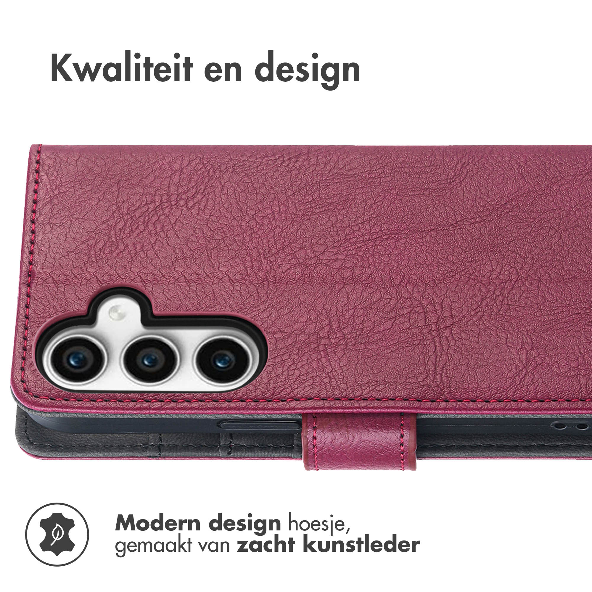 Een bordeauxrode telefoonhoes met een ledertextuur. Hij is open en toont de telefoon binnenin.