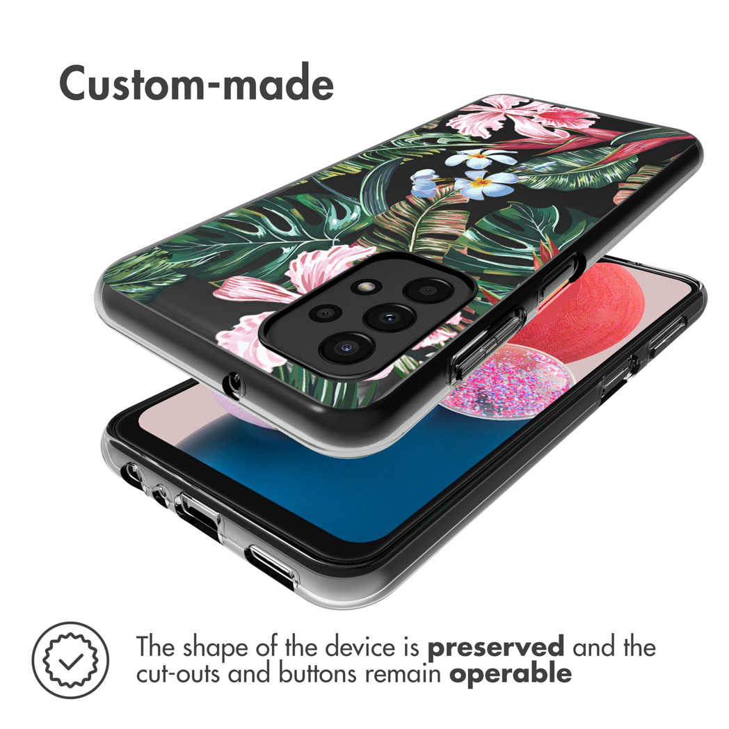 Een telefoonhoesje met een bloemenpatroon. Tekst zegt: "Op maat gemaakt" en "De vorm van het apparaat blijft behouden".