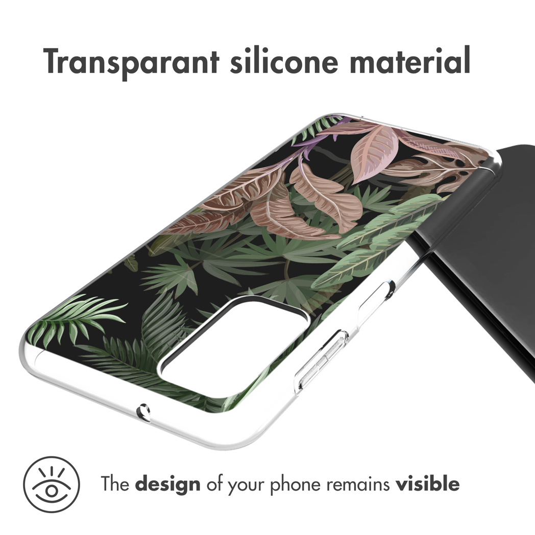 Transparante telefoonhoes met een donkere achtergrond en groene en bruine bladeren. Ontwerp zichtbaar.