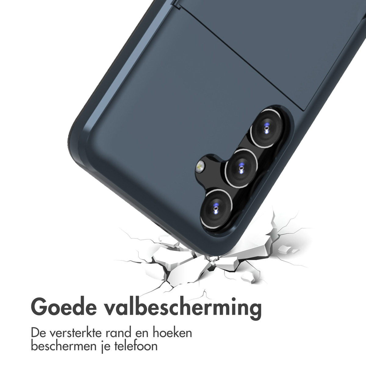 Een donkerblauwe telefoonhoes naast een gebroken grond met een afbeelding van een telefoon.