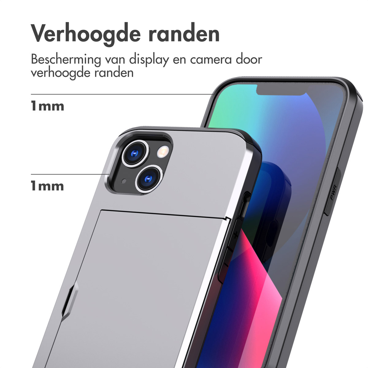 Zilveren telefoonhoes met een telefoon erin. De telefoon staat op de achtergrond. Witte achtergrond.