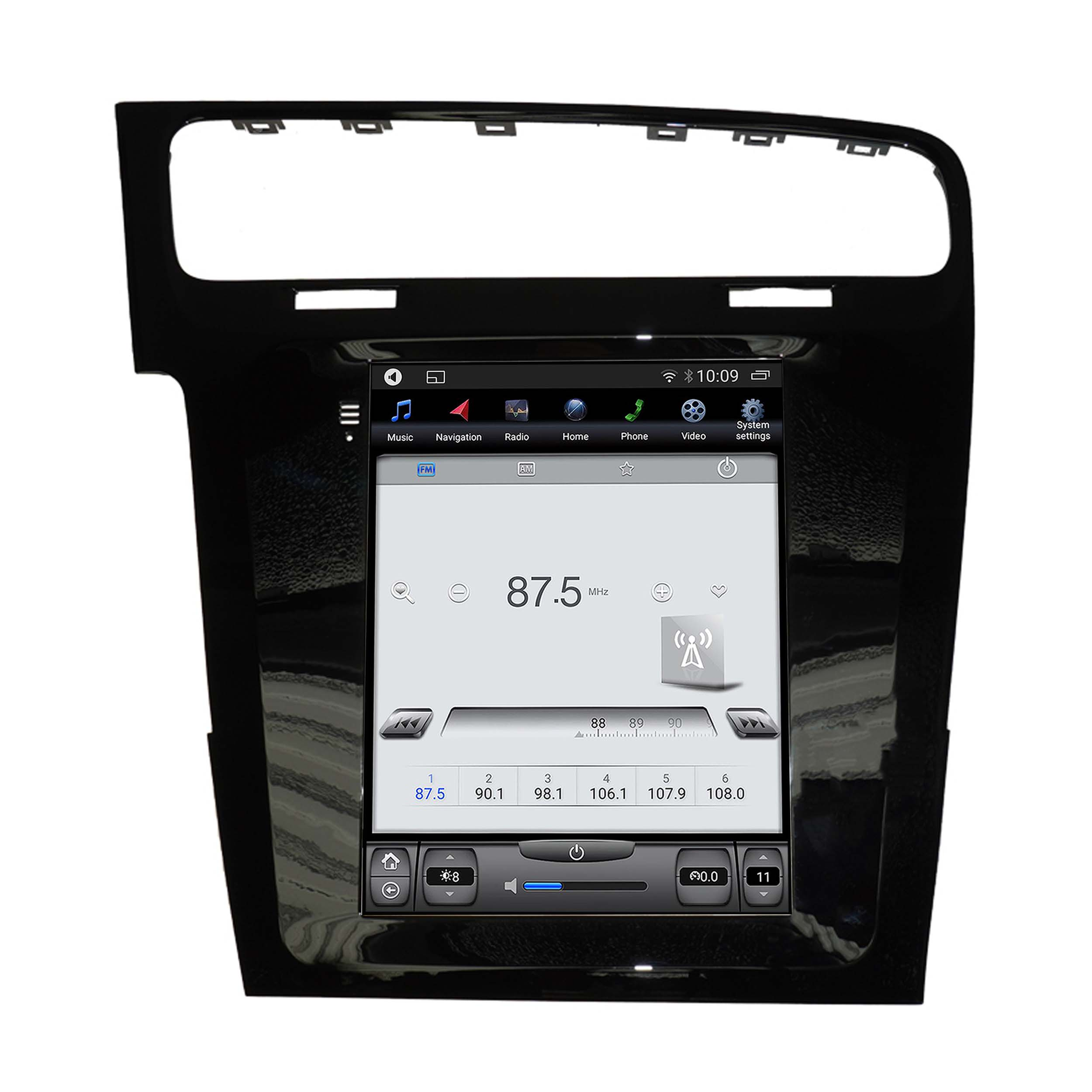 Auto-Stereo-Display. Bildschirm zeigt Radio-Oberfläche mit der Frequenz 87,5 MHz. Schwarzer Rahmen wird gezeigt.