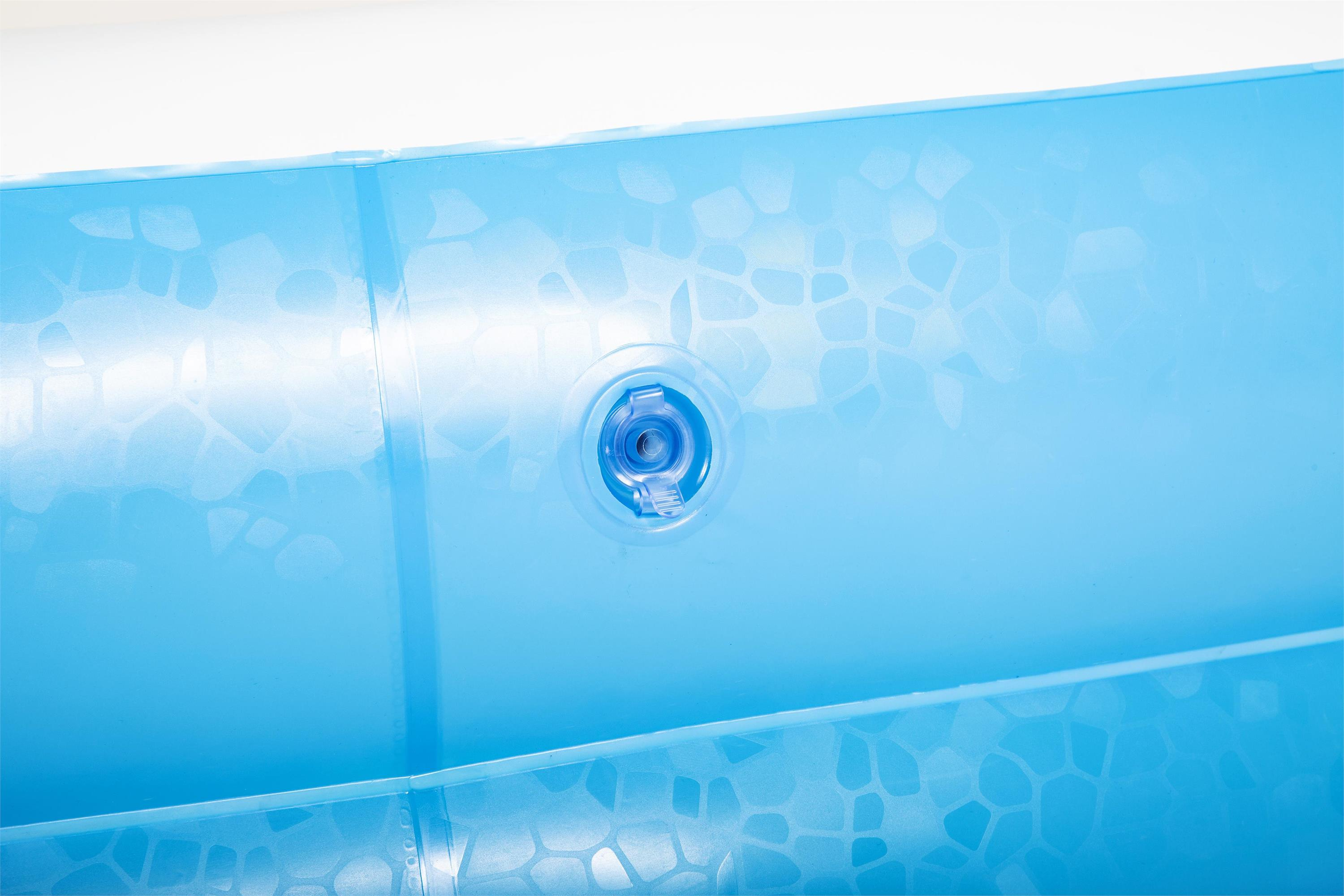 Close-up van een blauw patroon zwembadoppervlak met een blauwe klep.