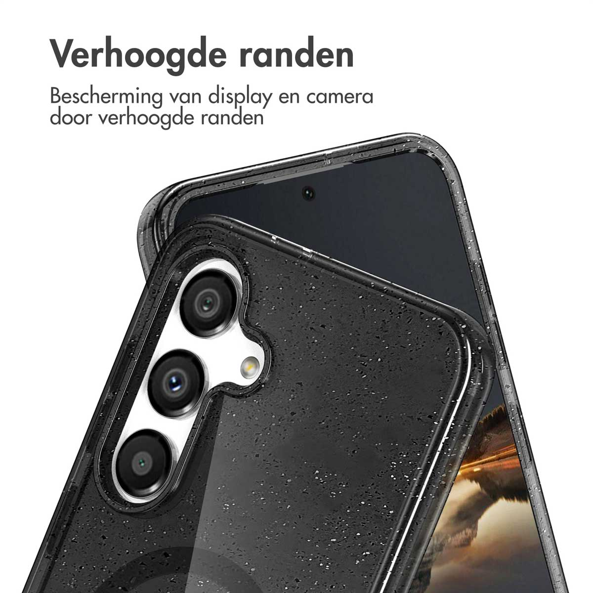 Close-up van een telefoonhoesje met verhoogde randen. Een zwarte telefoon is gedeeltelijk zichtbaar.