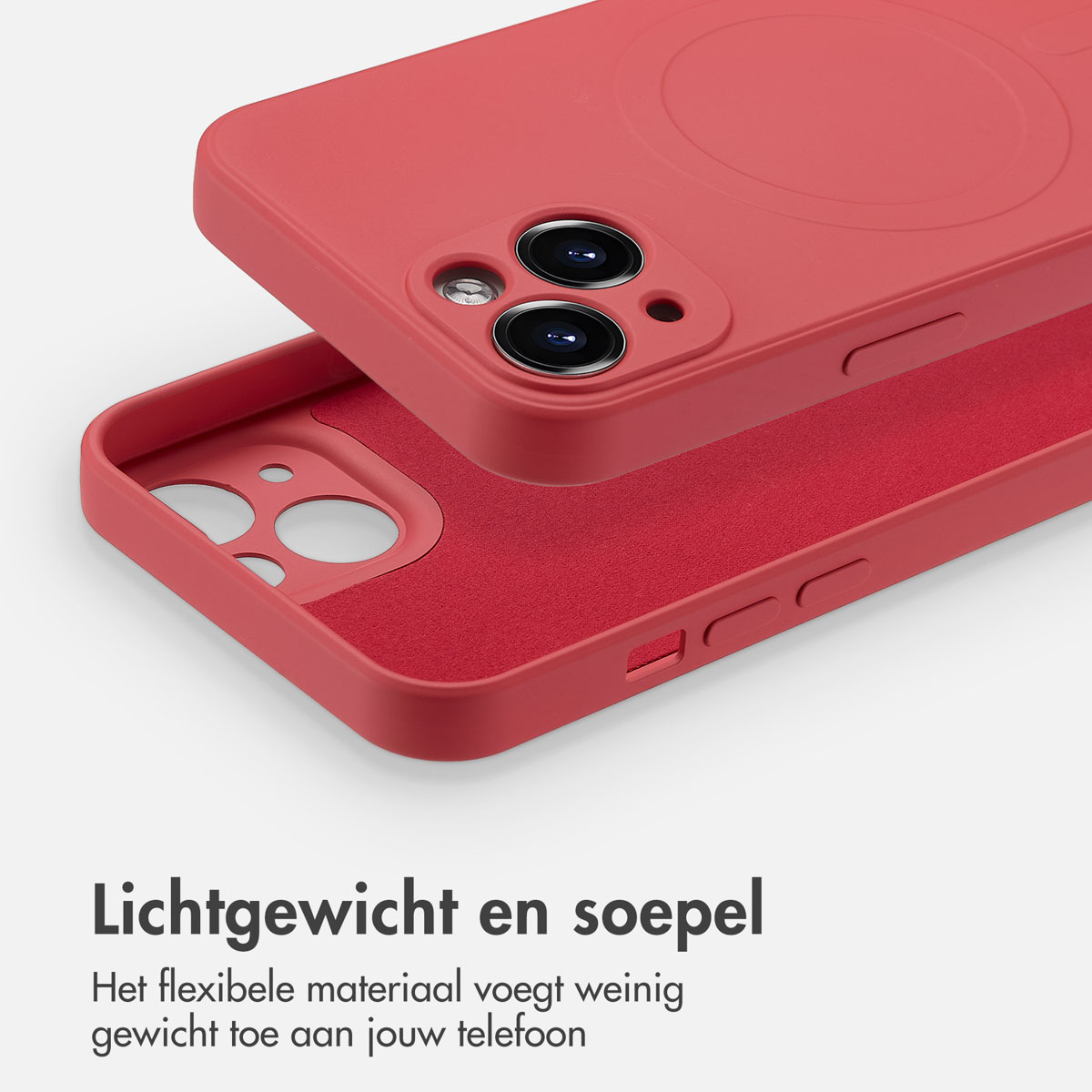 Coque et téléphone rouges. Gros plan.
