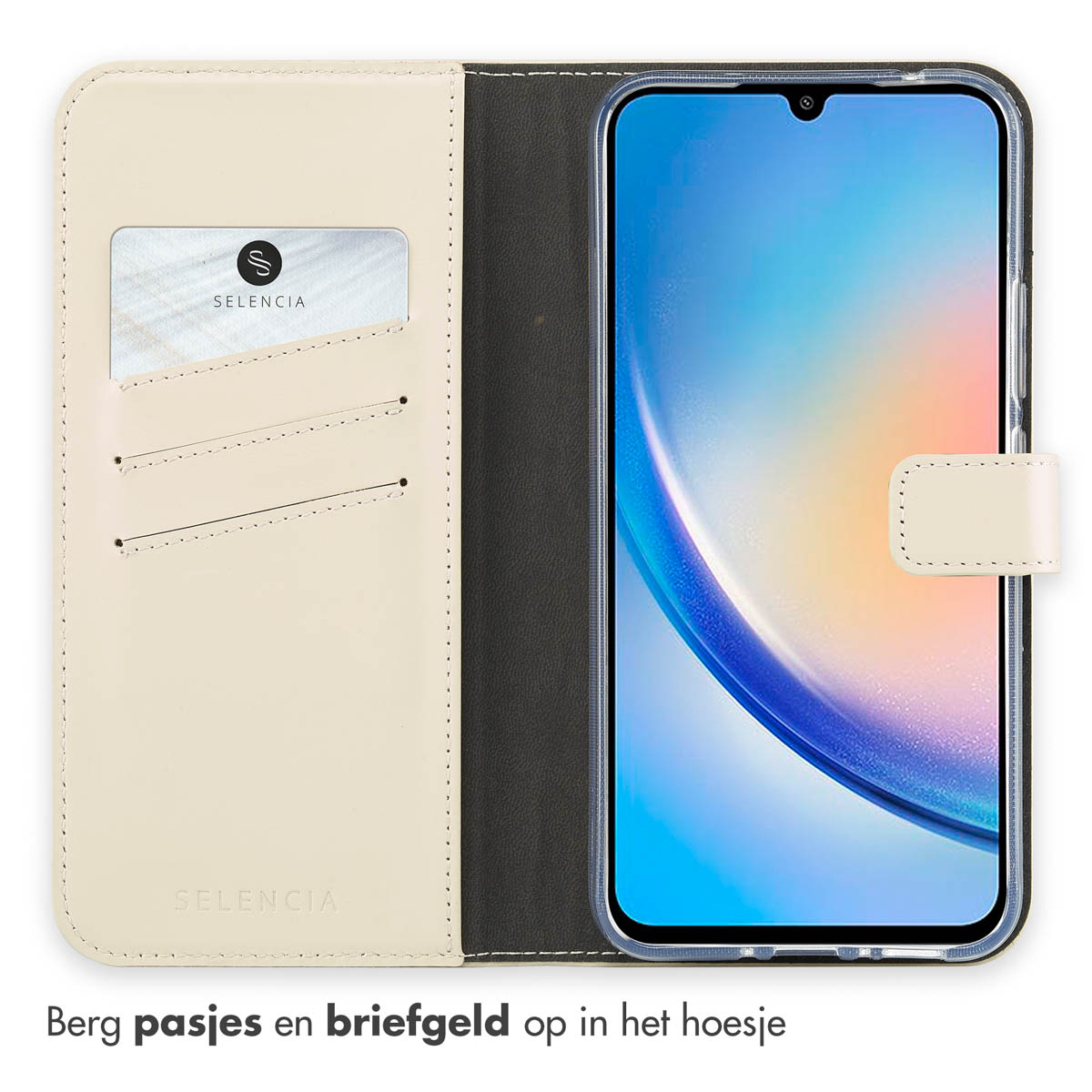 Étui de téléphone en cuir crème ouvert, avec une carte et un téléphone à l'intérieur. Fond blanc.