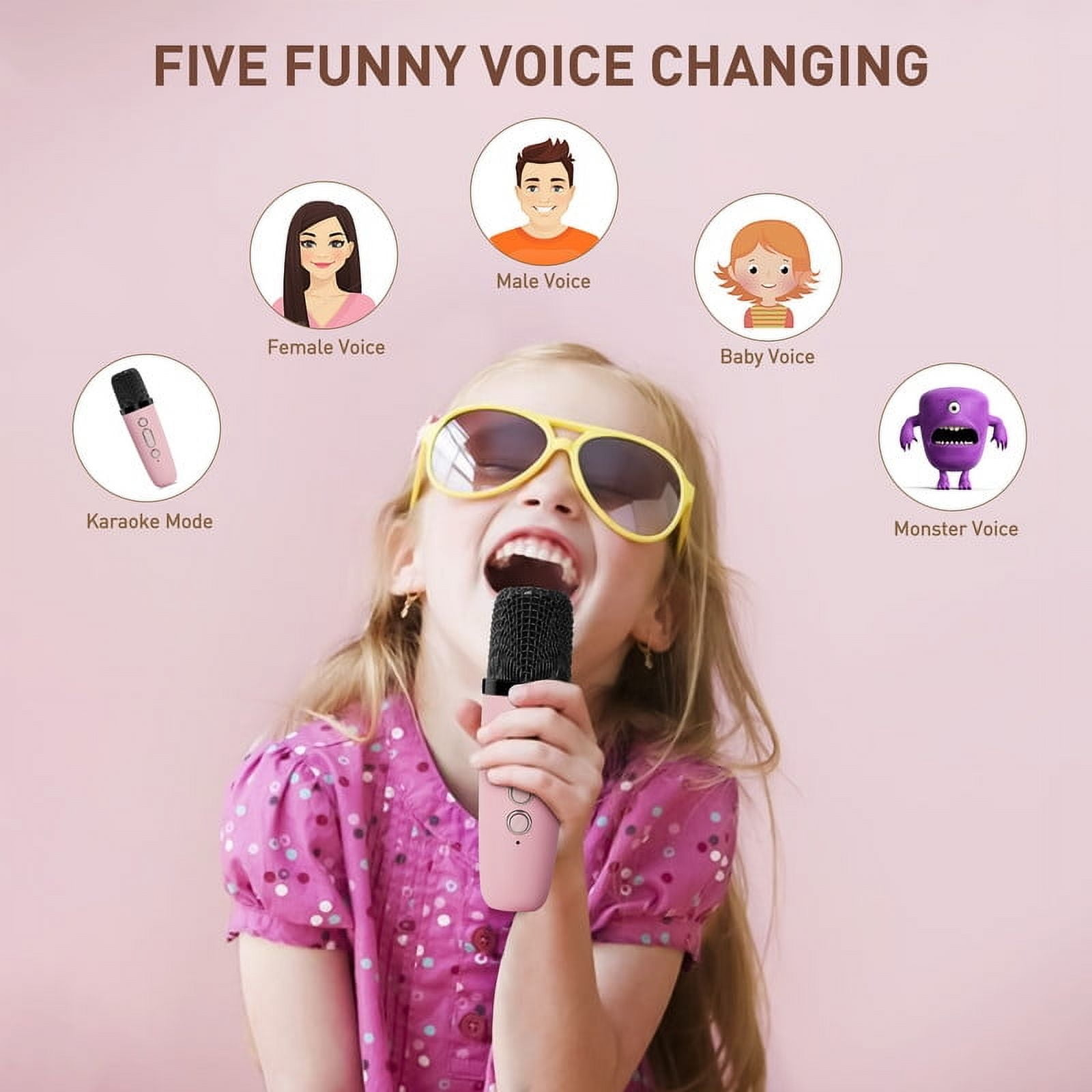 Mädchen mit Sonnenbrille, das in ein rosa Mikrofon singt, mit Cartoon-Symbolen von Sprachtypen darüber.