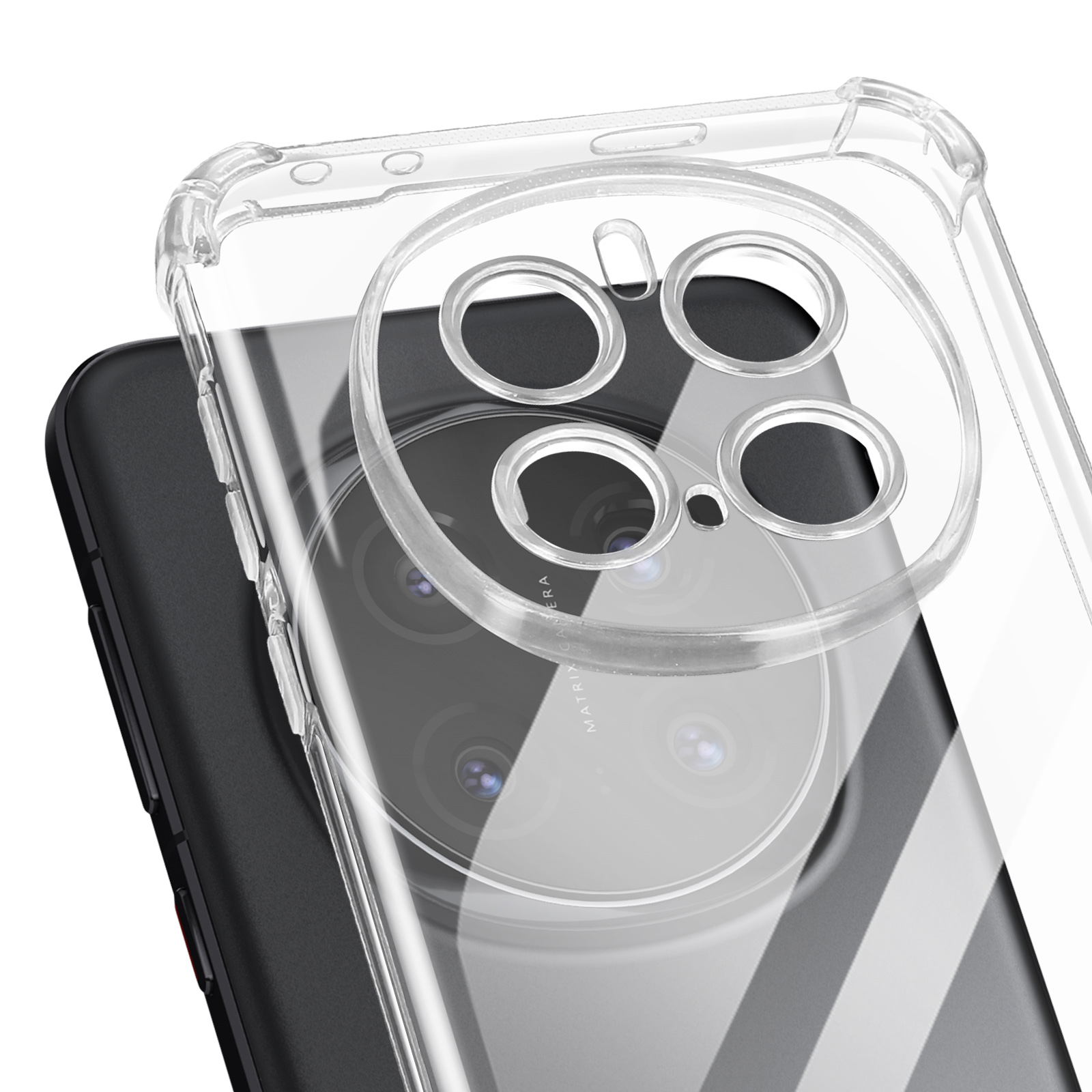 Custodia trasparente con ritaglio per fotocamera. Il telefono ha una parte posteriore nera e tre lenti.