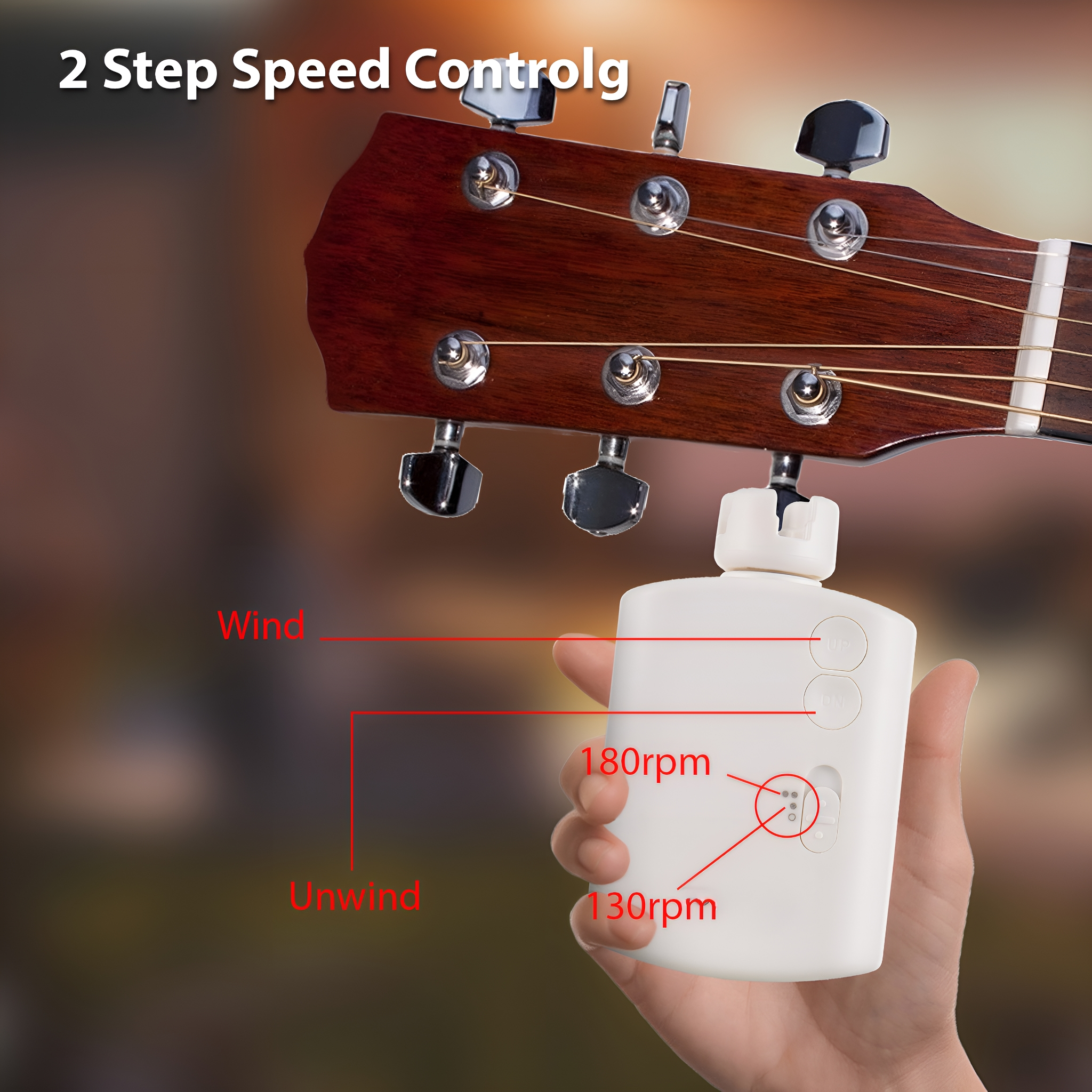 Eine Hand, die ein Stimmgerät auf einer Gitarre hält. Text: '2-stufige Geschwindigkeitsregelung'. Zwei Geschwindigkeitseinstellungen.