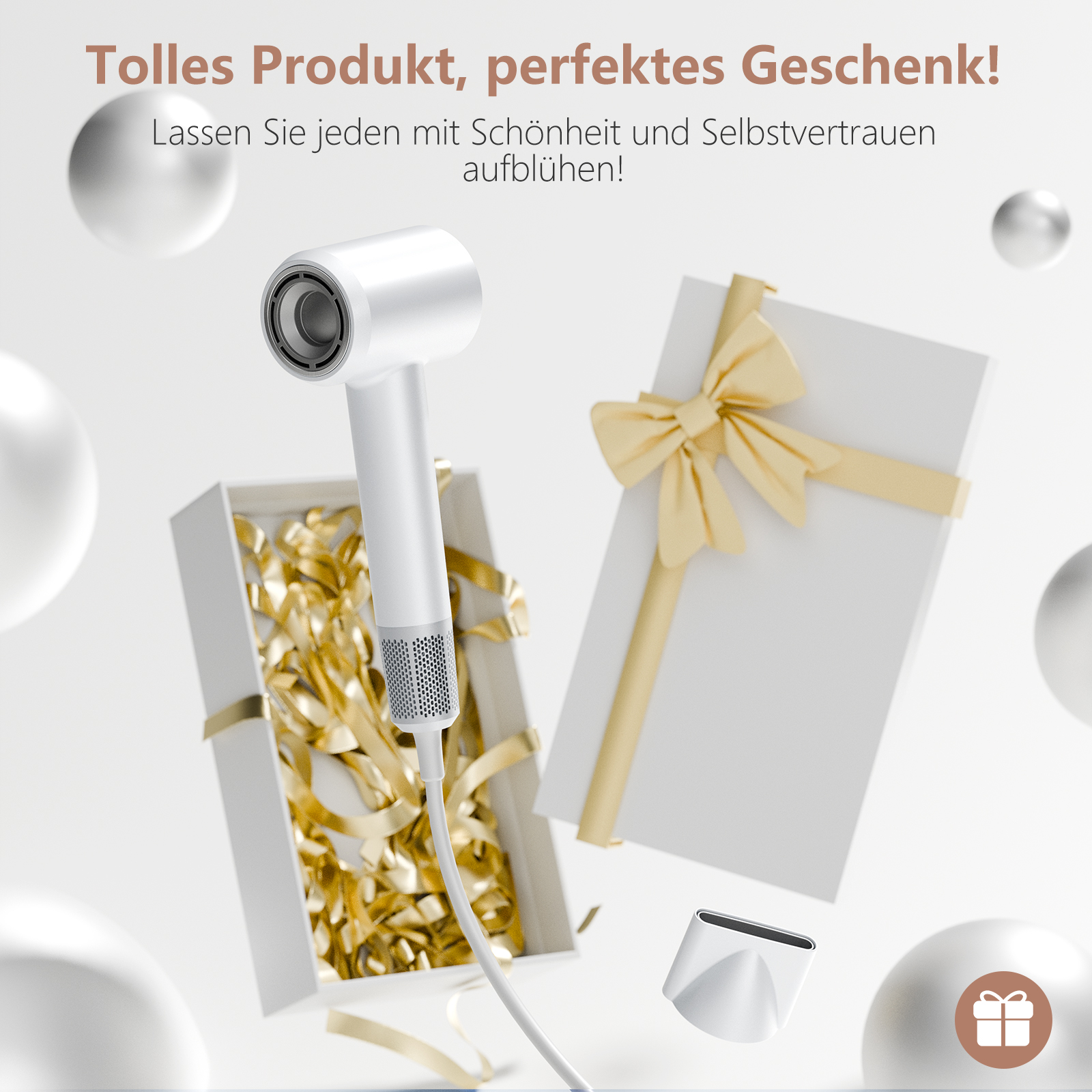Ein weißer Haartrockner mit Geschenkbox. Goldene Bänder und silberne Kugeln umgeben die Gegenstände.