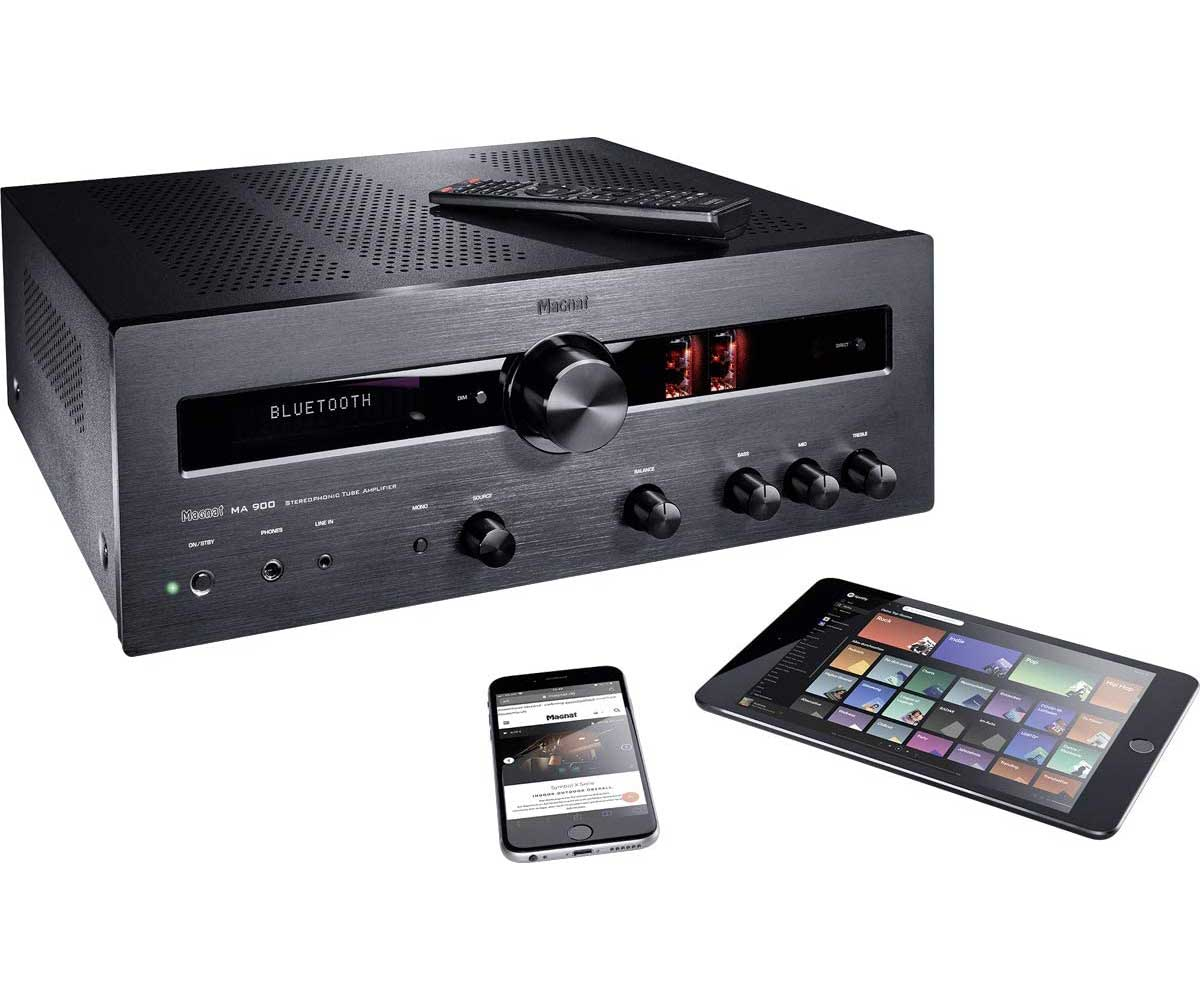 Schwarzer Stereo-Verstärker mit Bluetooth, Smartphone und Tablet. Knöpfe und Tasten sichtbar.