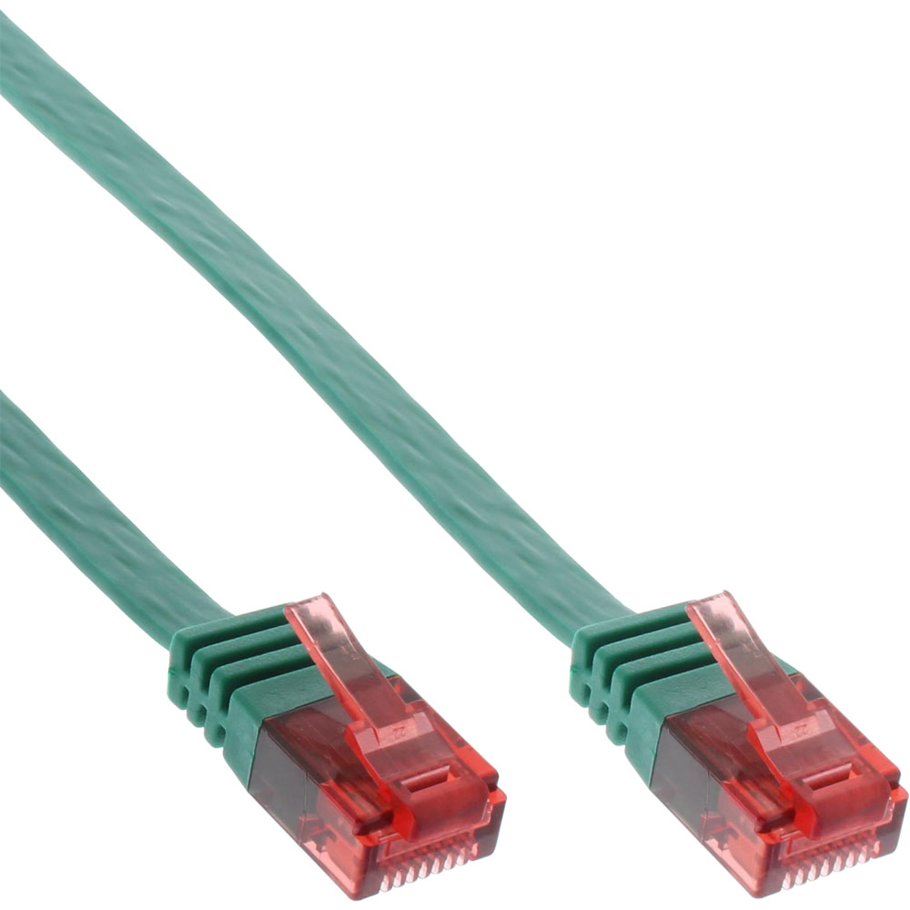 Câble Ethernet vert avec connecteurs rouges, fond blanc.