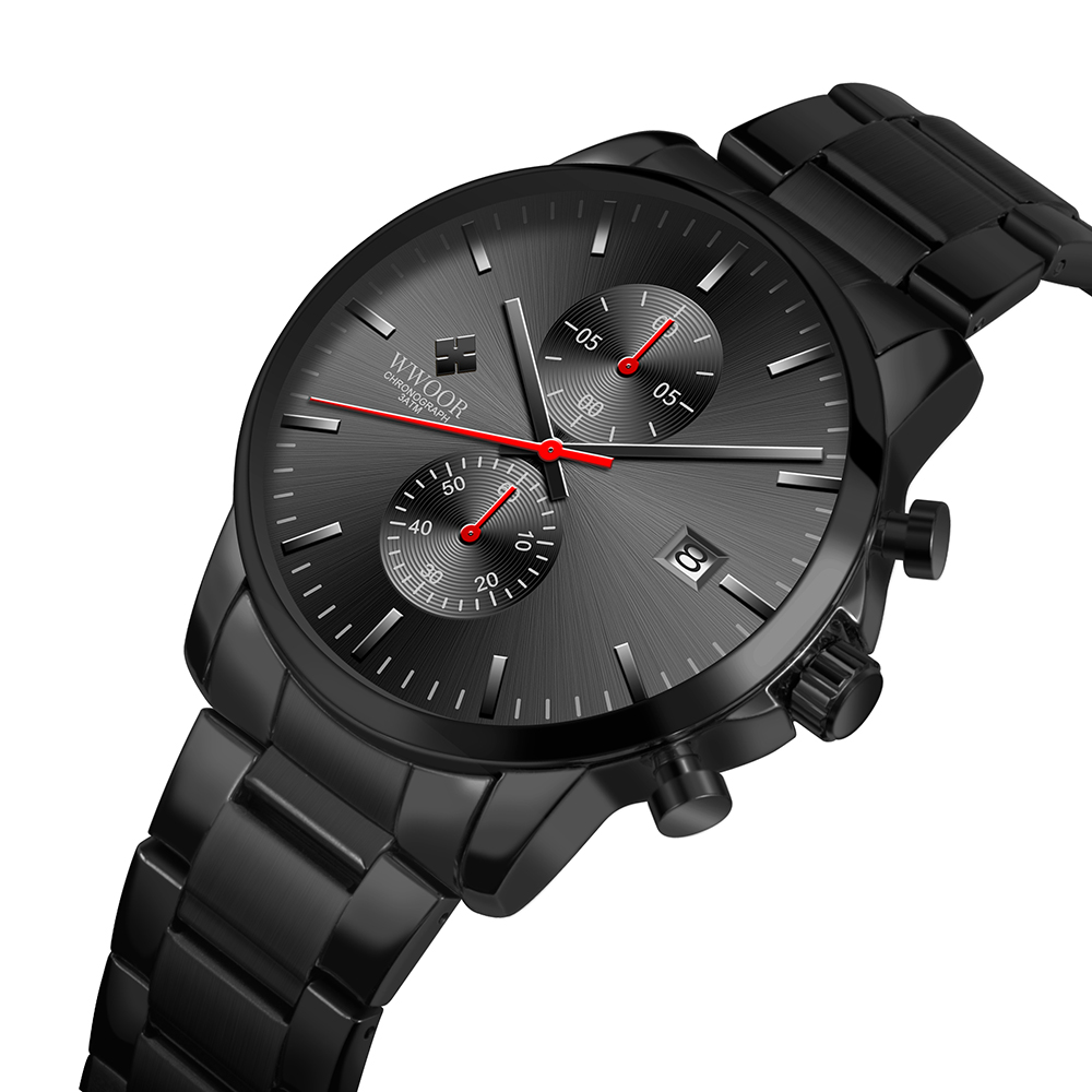 Schwarze Uhr mit schwarzem Armband und roten Akzenten, zeigt Zeit- und Datendetails.