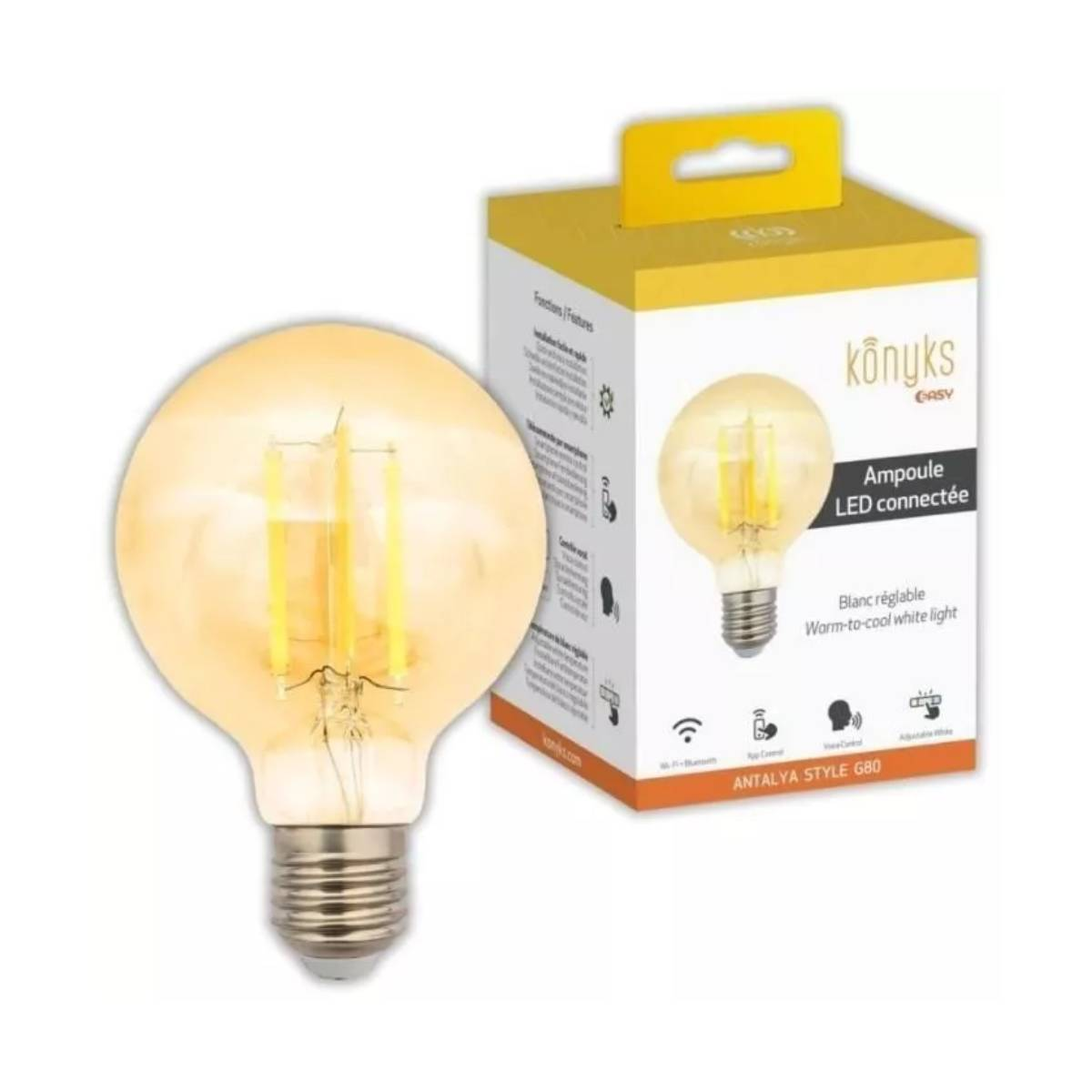 LED-Glühbirne in einer Verpackung. Die Glühbirne ist links. Weißer Hintergrund.