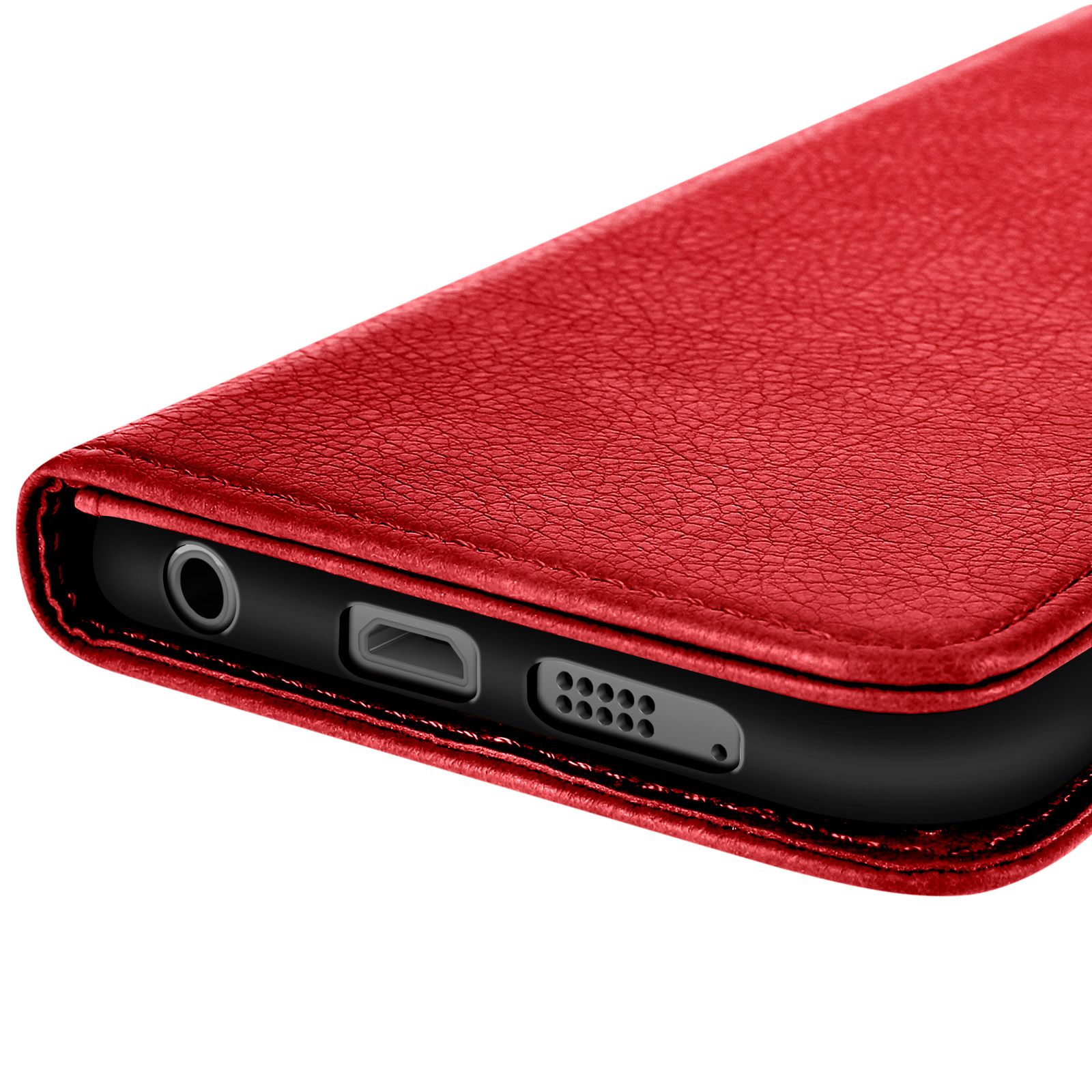 Primer plano de funda de cuero rojo con puertos y agujeros.
