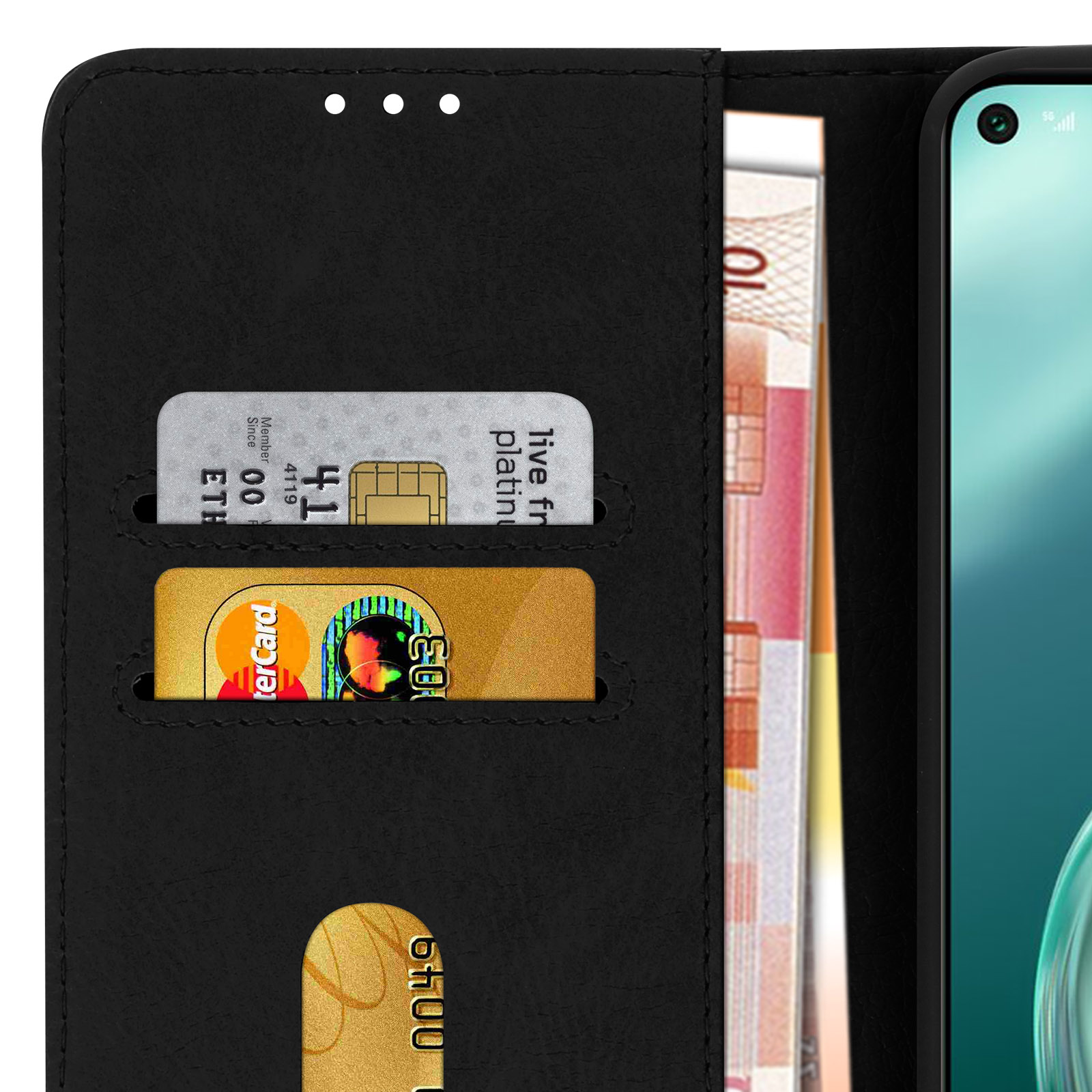 Custodia per telefono nera aperta, che mostra fessure per carte con carte e denaro visibili. Anche lo schermo del telefono è visibile.