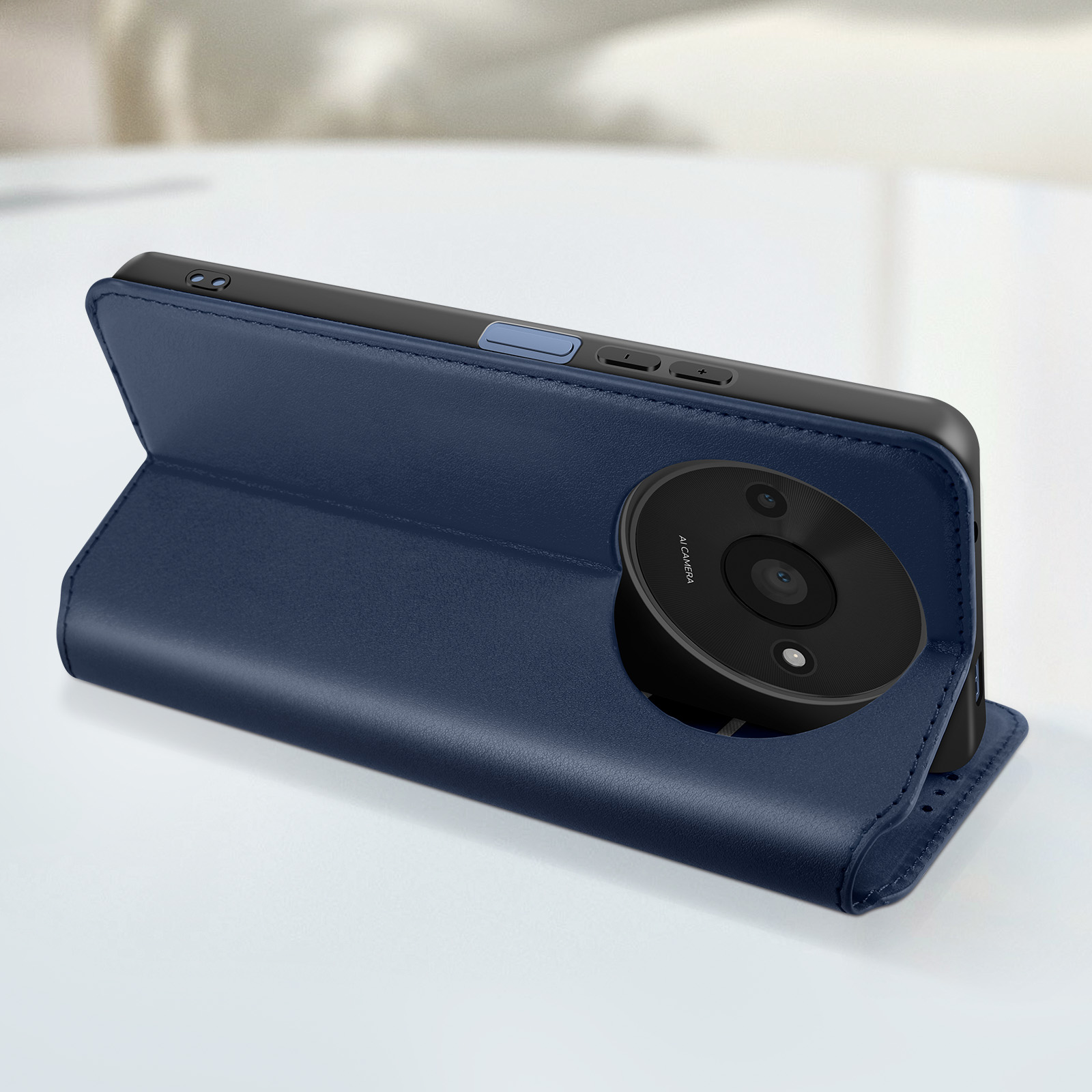 Custodia per telefono blu parzialmente aperta. Il telefono ha una fotocamera.
