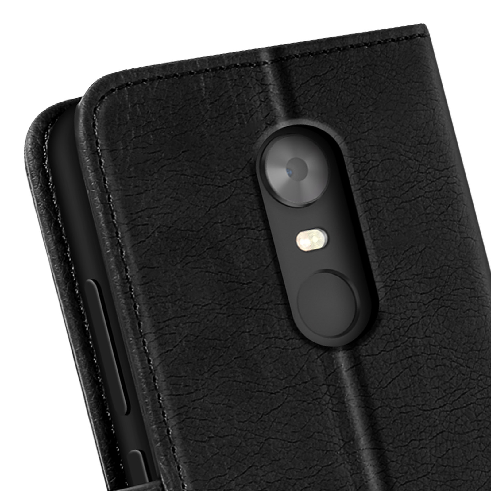 Custodia per telefono nera con dettaglio della fotocamera. Il telefono ha una fotocamera.