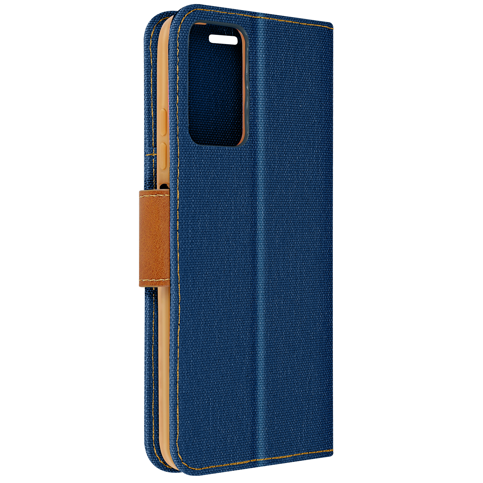 Custodia per telefono in denim blu, aperta, con chiusura a linguetta marrone. Il telefono è dentro.