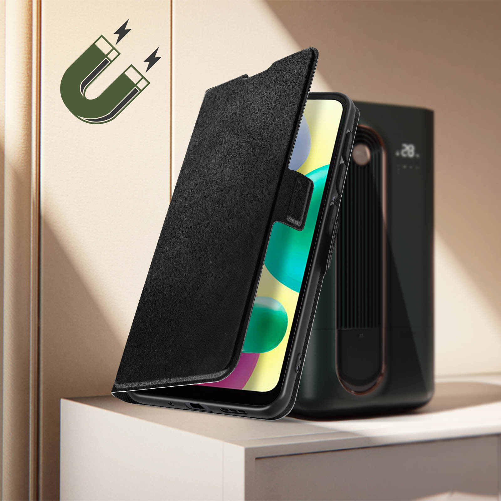 Custodia nera per telefono aperta con un telefono all'interno. Un simbolo di magnete sullo sfondo.