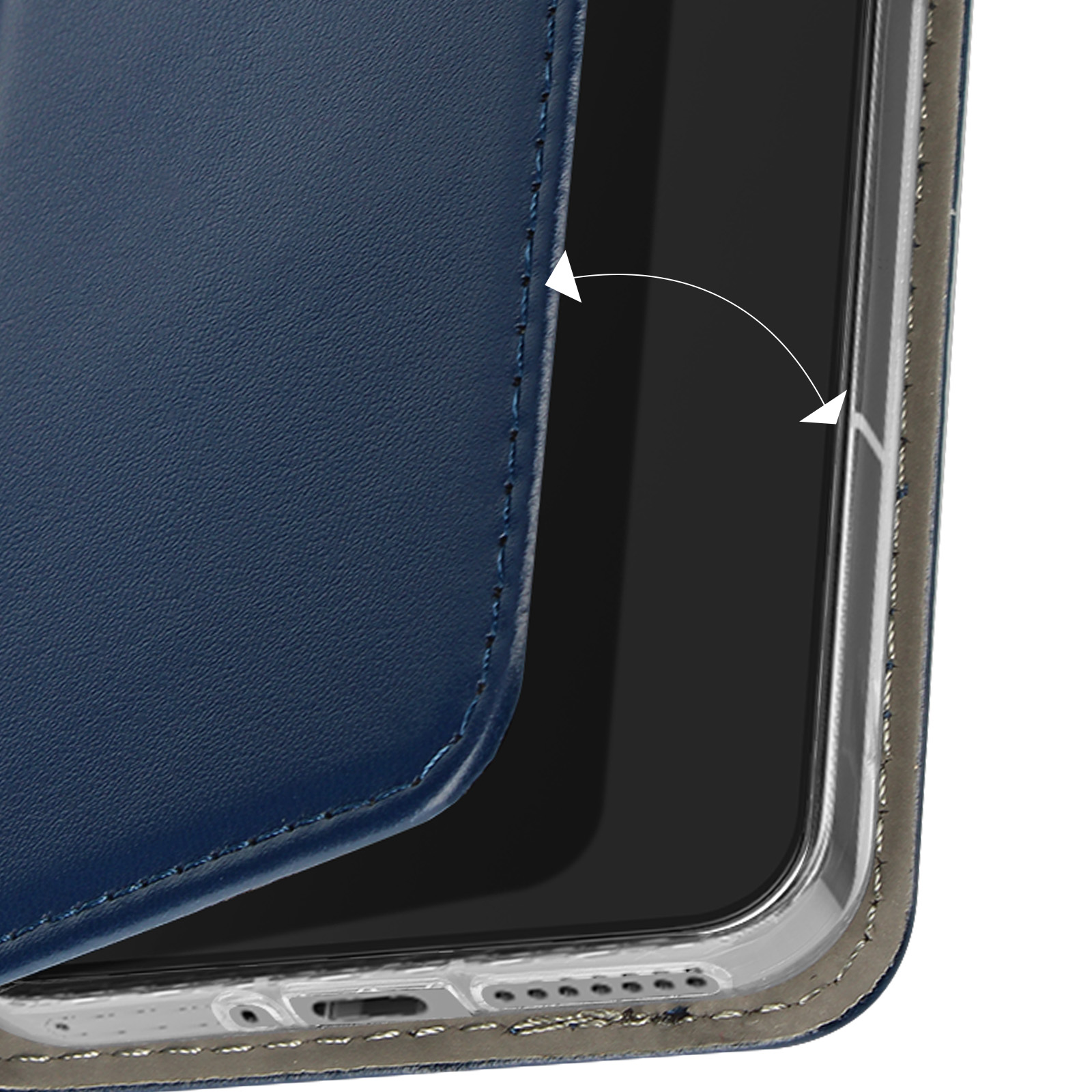 Primo piano di una custodia blu navy, che mostra il bordo e l'apertura curva.