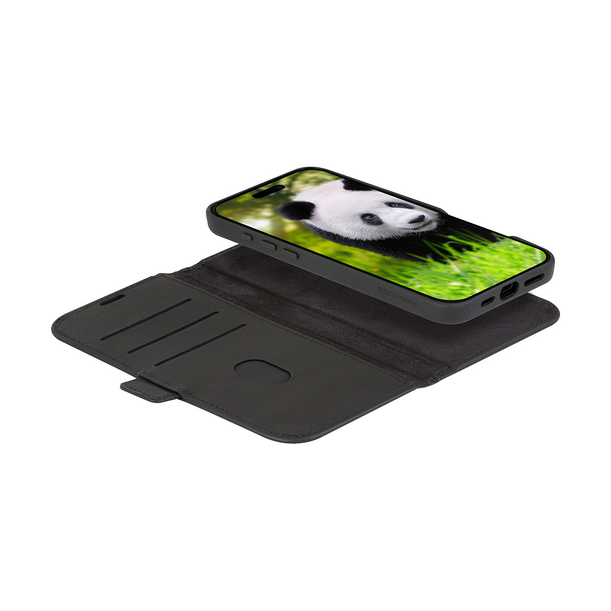 Un panda sullo schermo di un telefono all'interno di una custodia nera. La custodia è aperta, appoggiata su una superficie.