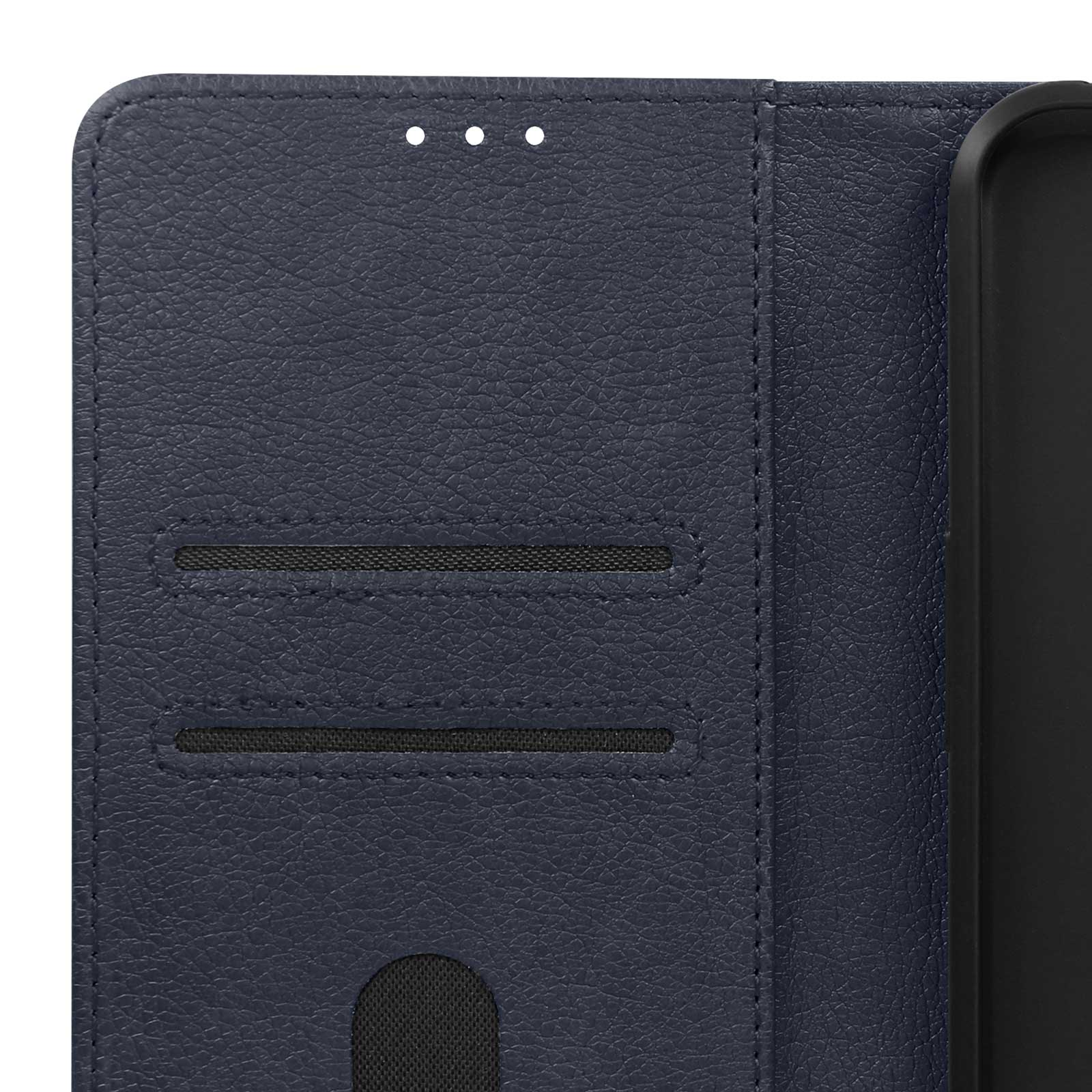 Primo piano dell'interno di una custodia per telefono. La custodia è blu con fessure per carte. Tre punti sono visibili.