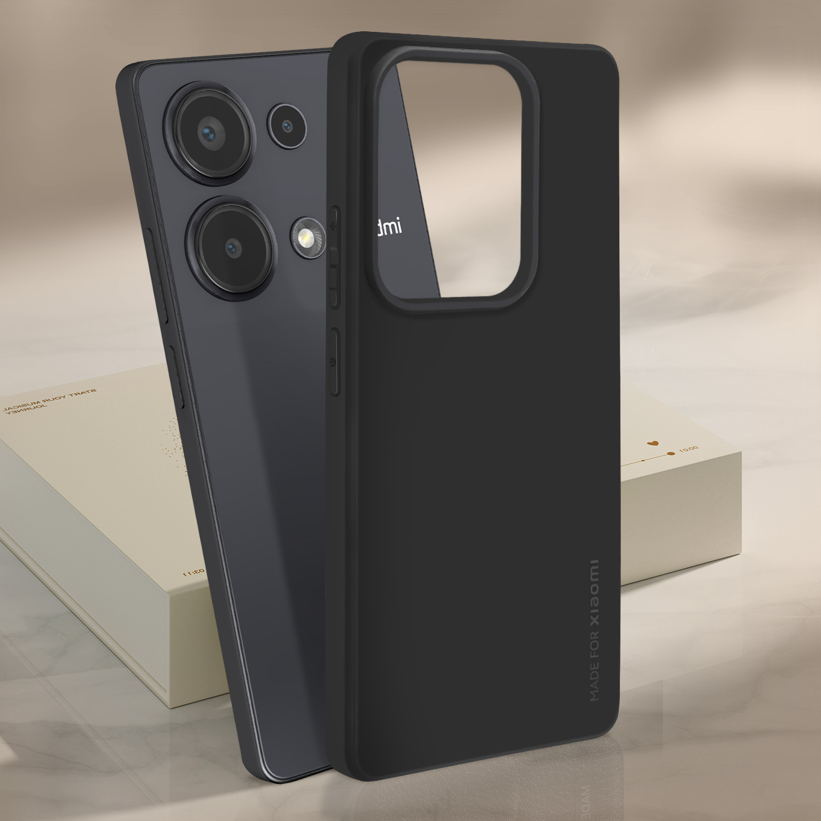 Telefon und schwarze Hülle. Das Telefon hat zwei Kameras und einen Blitz.