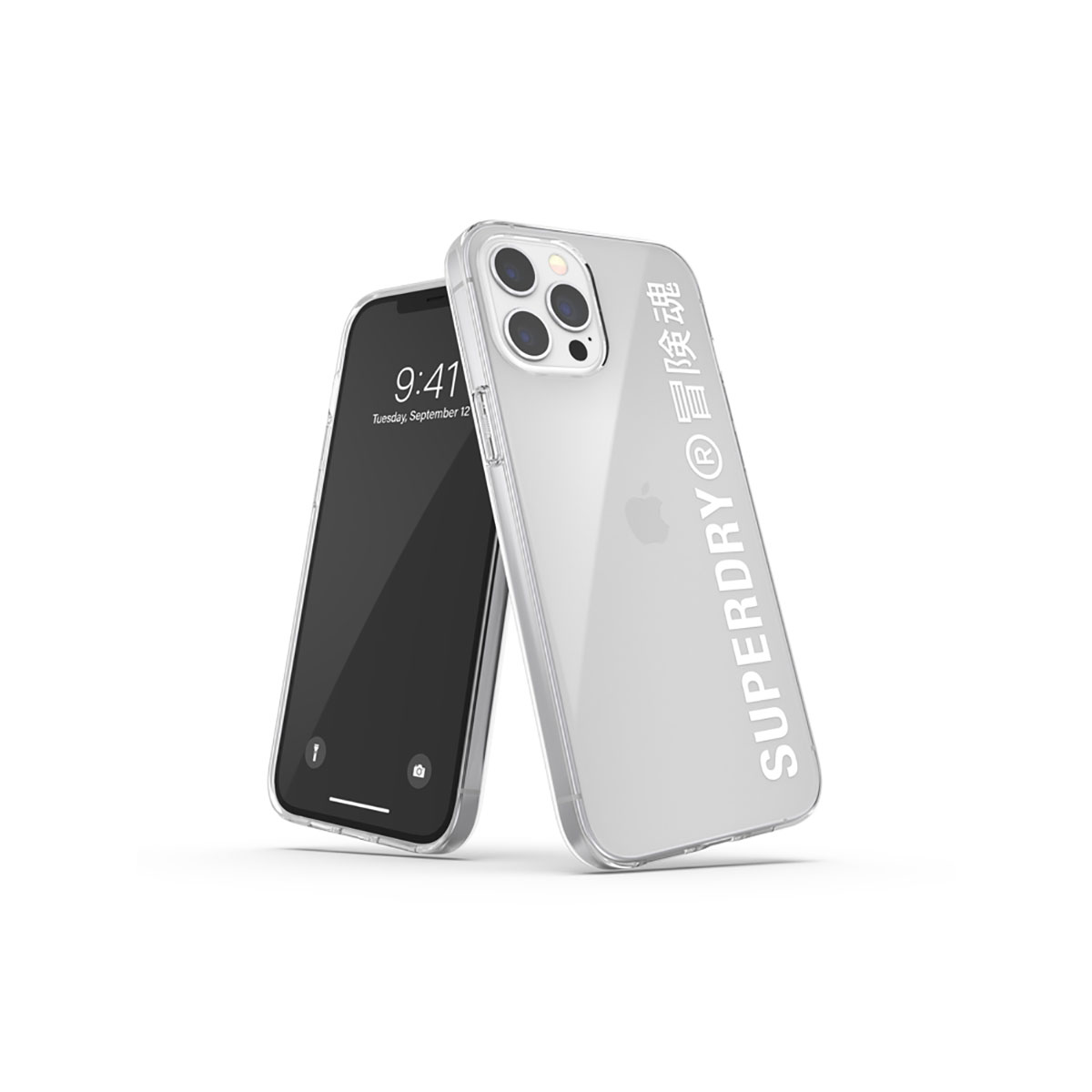 iPhone con custodia trasparente. Logo Superdry bianco visibile sulla custodia.