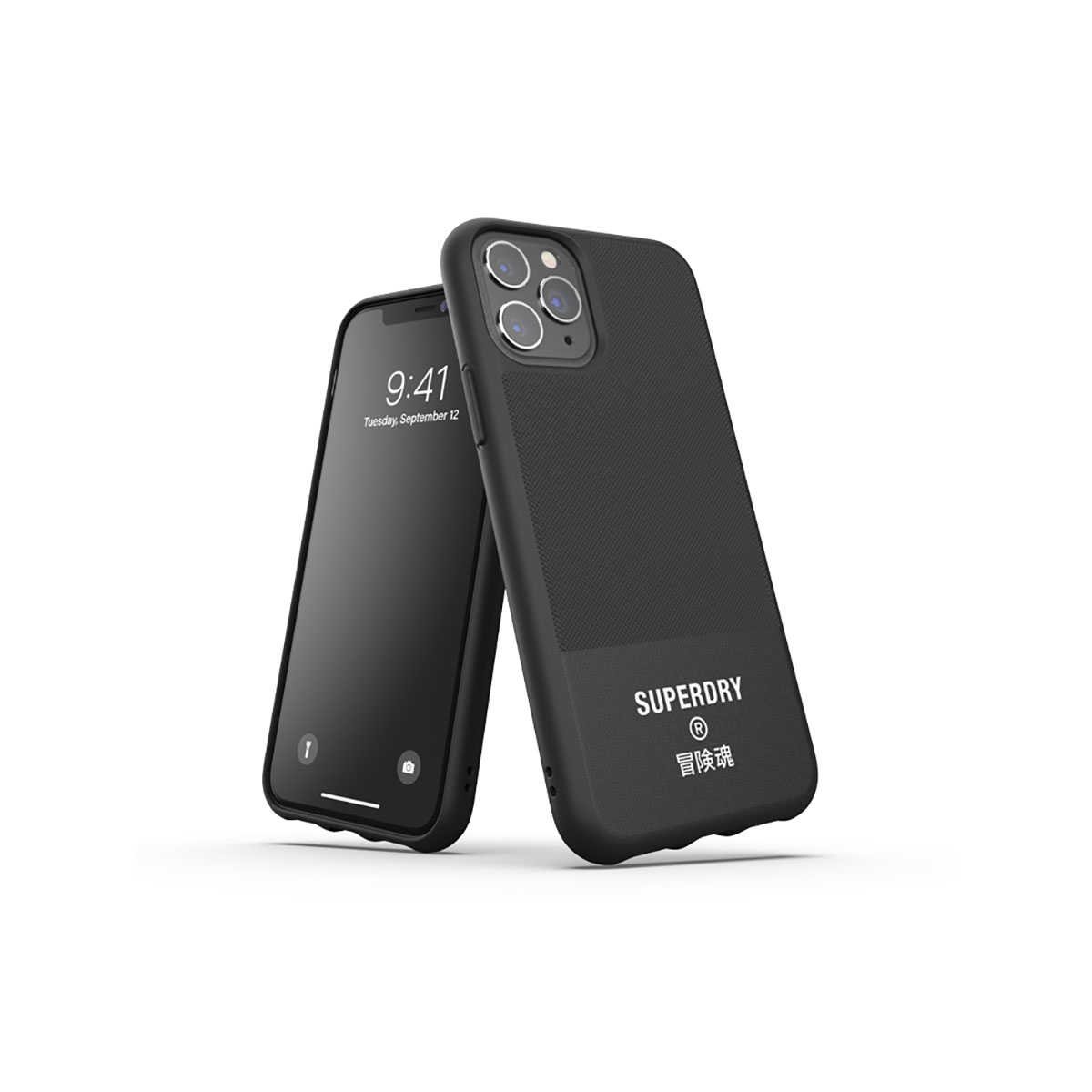 Custodia e telefono neri con schermo nero. La custodia ha il logo SUPERDRY.