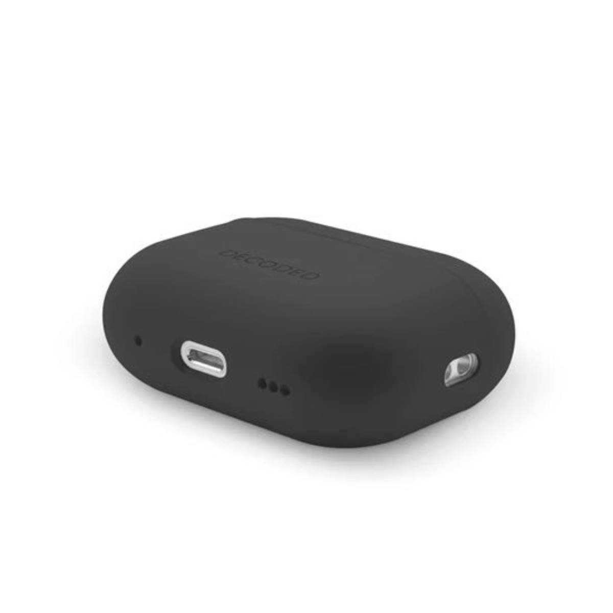 Funda negra para AirPods. La palabra DECODED está impresa. Fondo blanco.