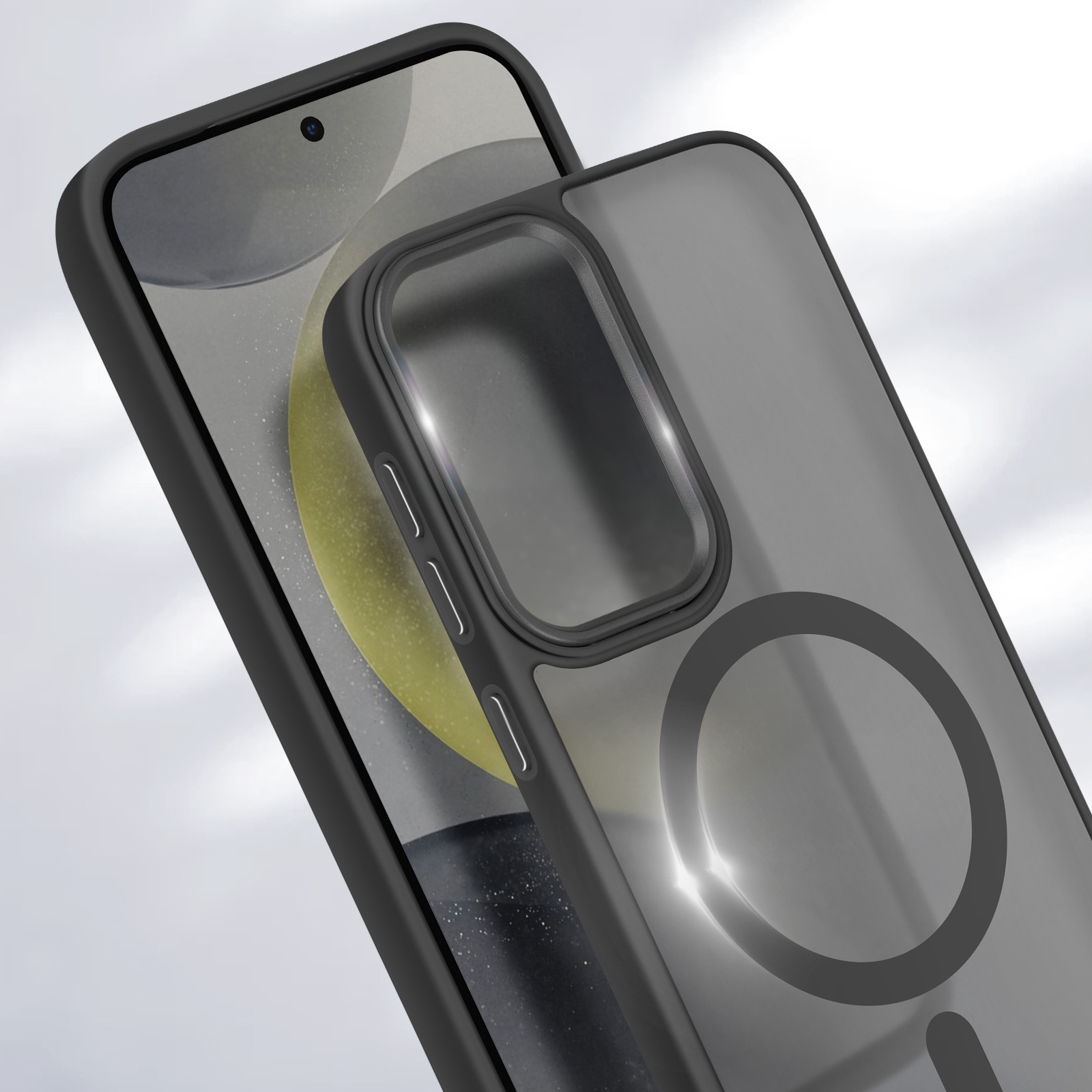 Una custodia per telefono nera con un cerchio. Il telefono è dentro. Lo sfondo è sfocato.