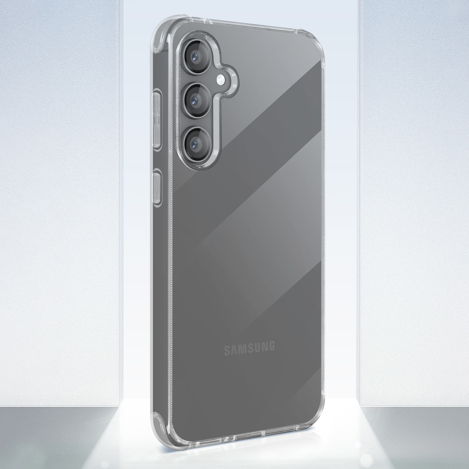 Custodia trasparente per telefono su sfondo bianco. Ha un rialzo della fotocamera e il logo Samsung.