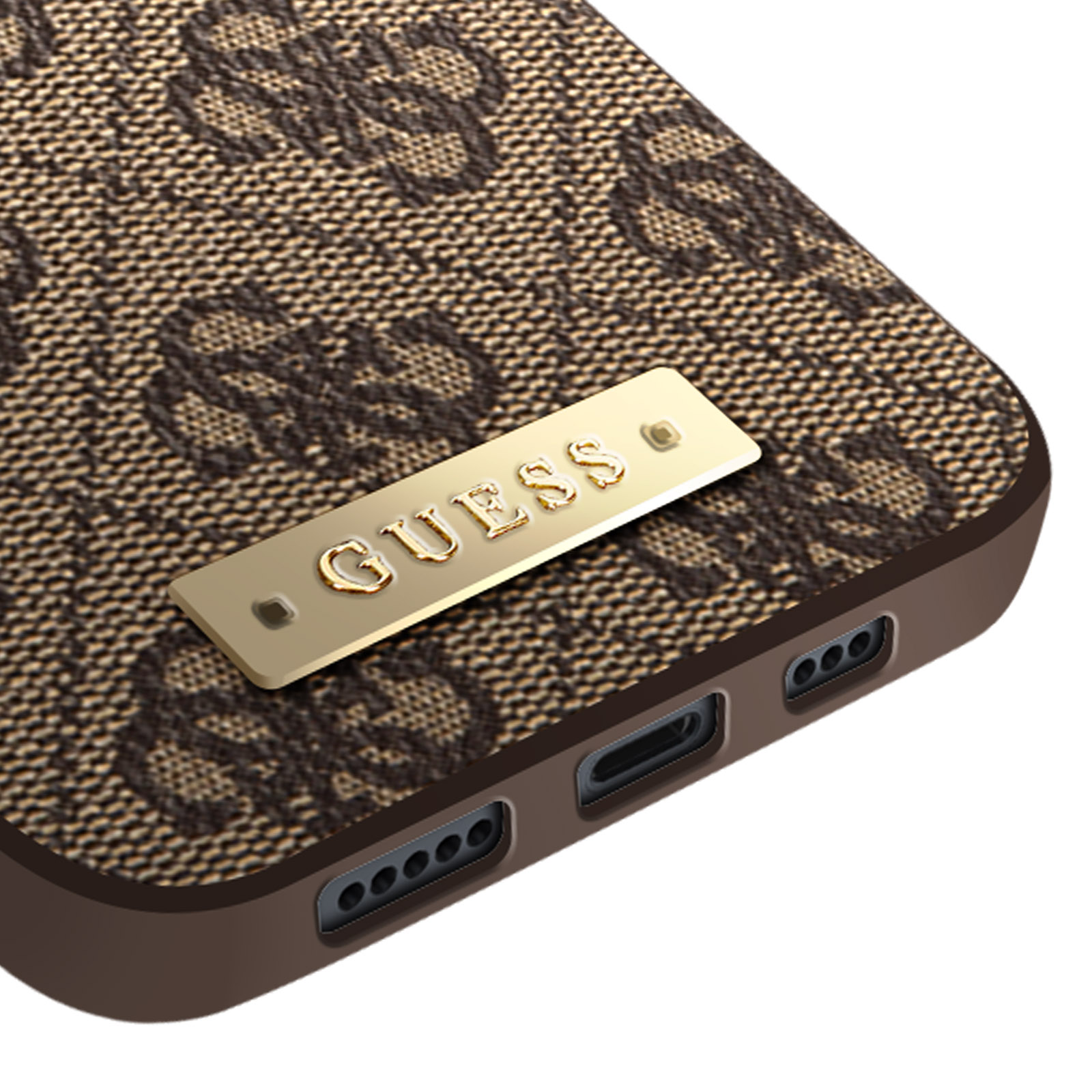 Primo piano di una custodia per telefono. Custodia marrone con logo Guess e sfondo marrone.