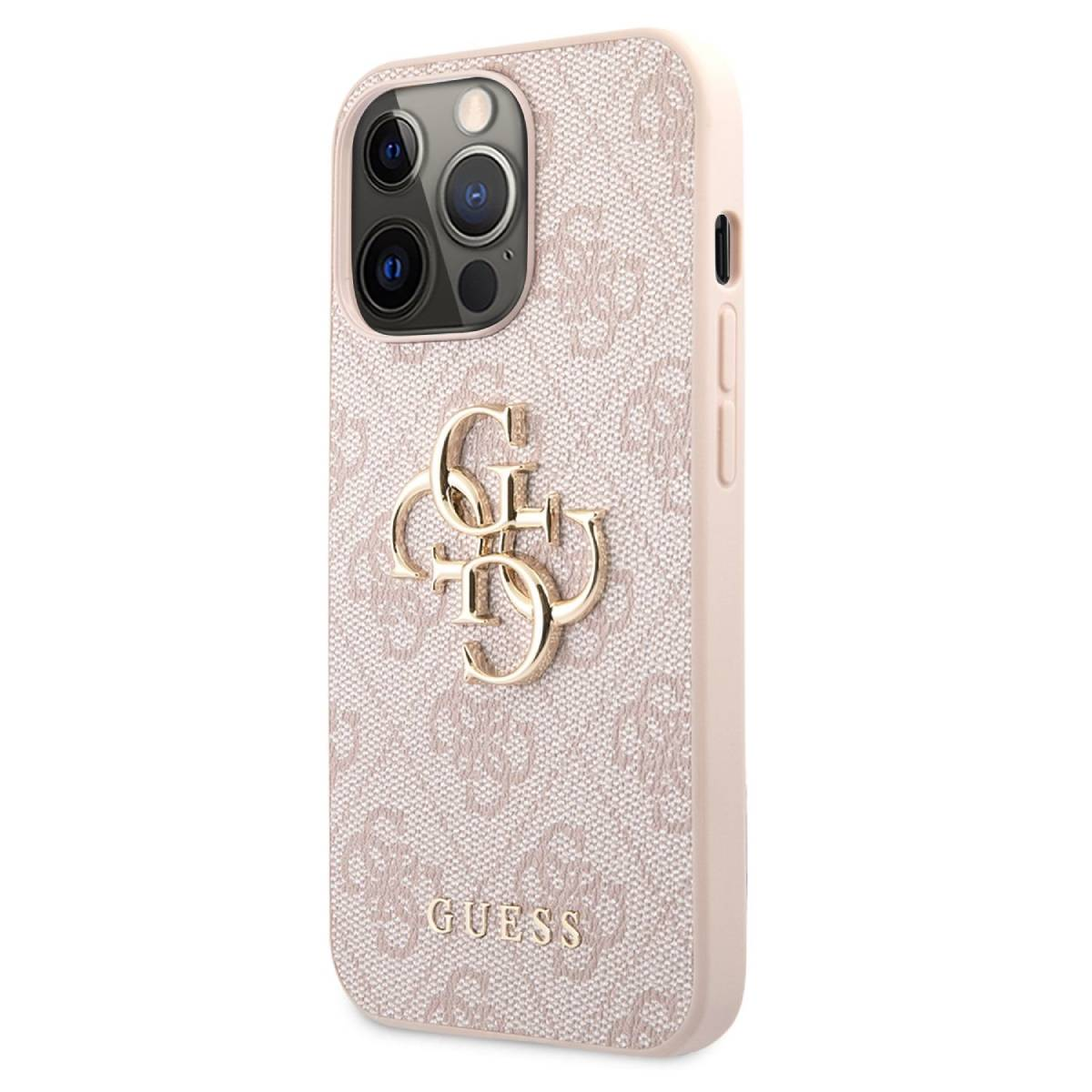 Custodia iPhone Guess rosa con logo dorato. Il telefono ha una parte posteriore a fantasia.