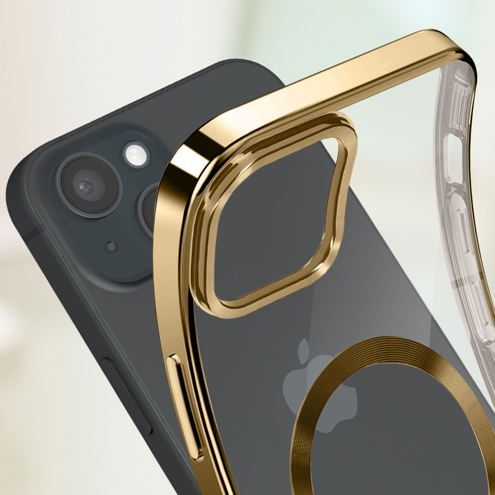 Un telefono è all'interno di una custodia trasparente con una cornice dorata. La fotocamera del telefono è visibile.