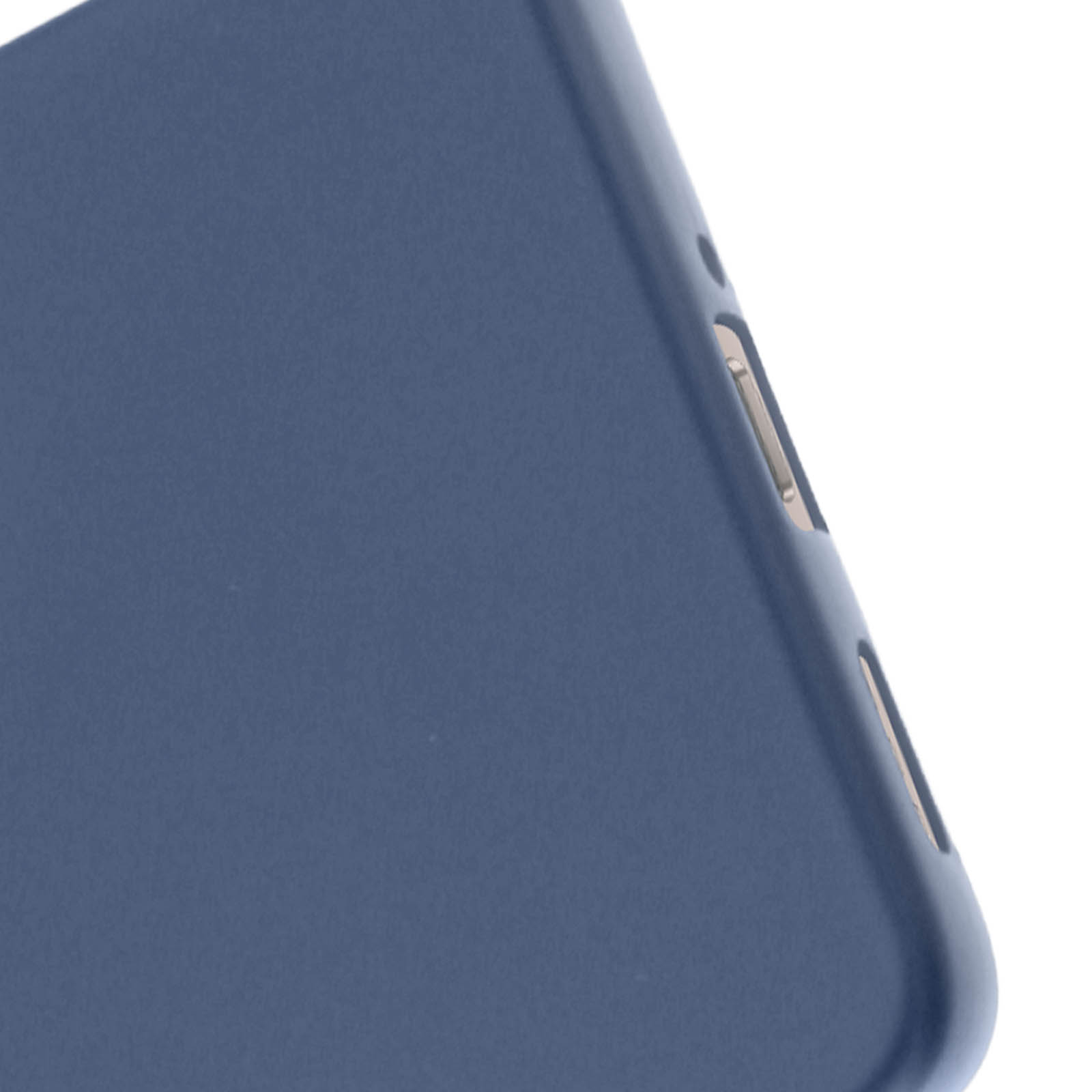 Un primo piano del lato di una custodia per telefono blu. I pulsanti di accensione e volume sono visibili.