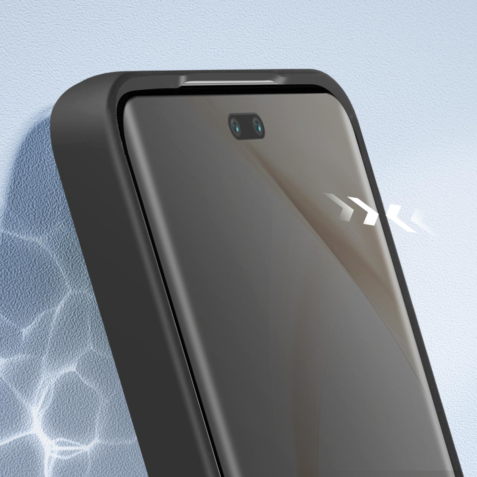 Custodia per telefono con protezione schermo. Custodia nera con protezione schermo in vetro. Sfondo blu.
