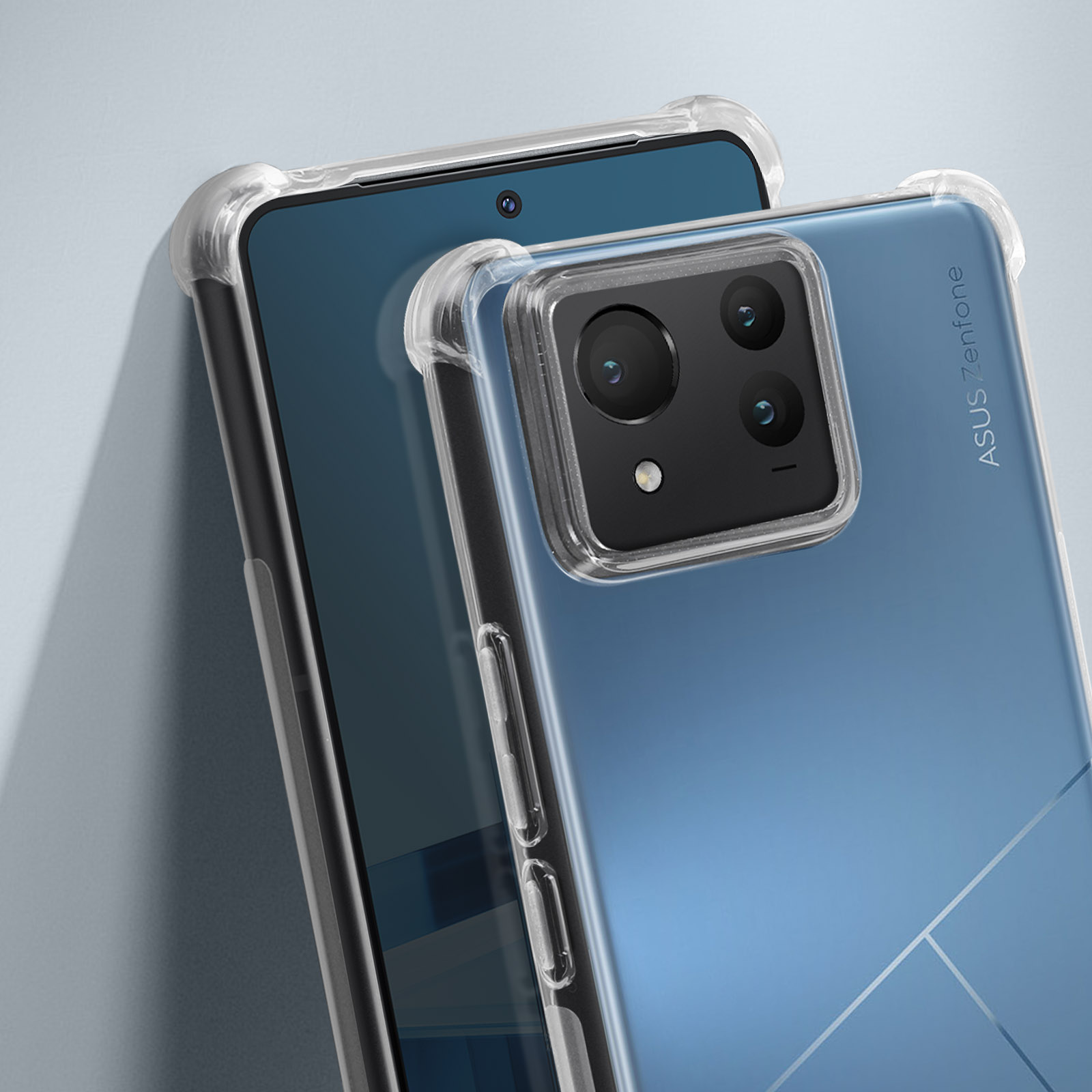 Dos teléfonos con fundas transparentes superpuestos, mostrando la cámara y la parte trasera.