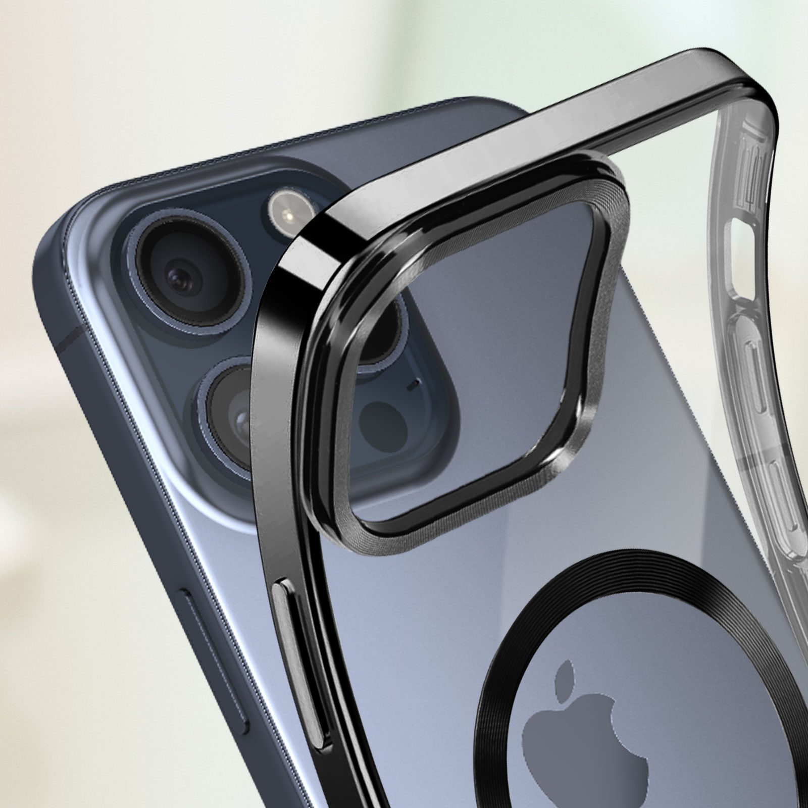 Un telefono con una custodia trasparente. La custodia ha una cornice nera attorno alla fotocamera. Il logo Apple è visibile.