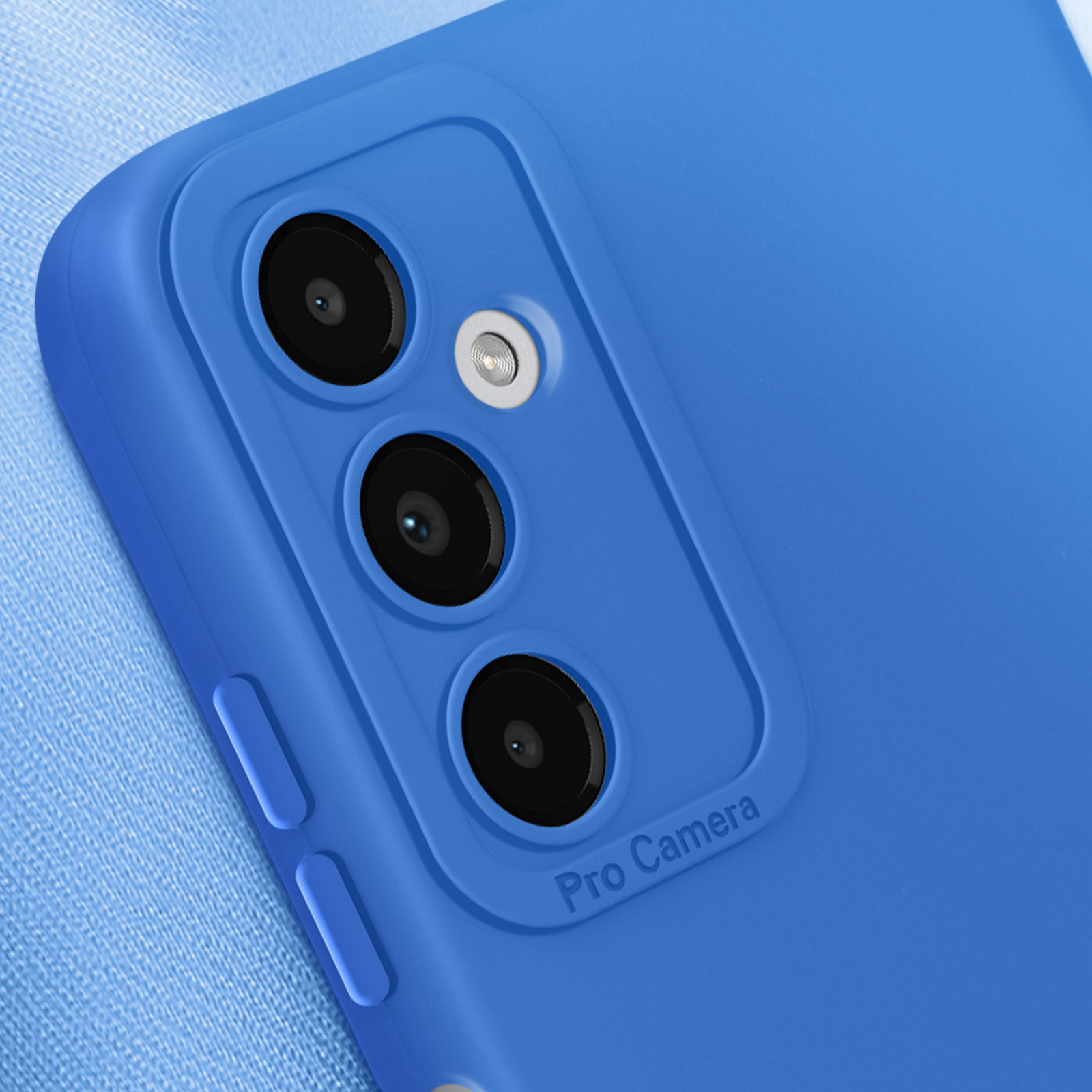 Blauwe telefoonhoes met drie camera's en het woord 'Pro Camera'.