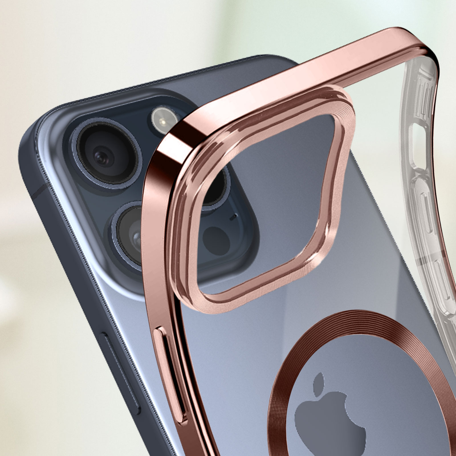 Un telefono con custodia trasparente e anello fotocamera color oro rosa.