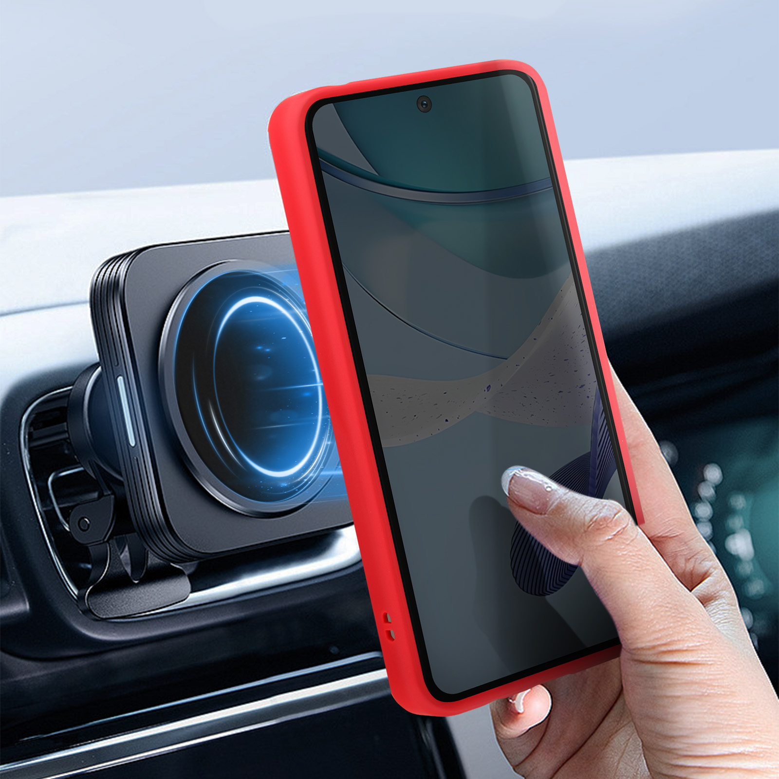 Custodia rossa su supporto per bocchetta auto. Mano che tiene il telefono, interno visibile.