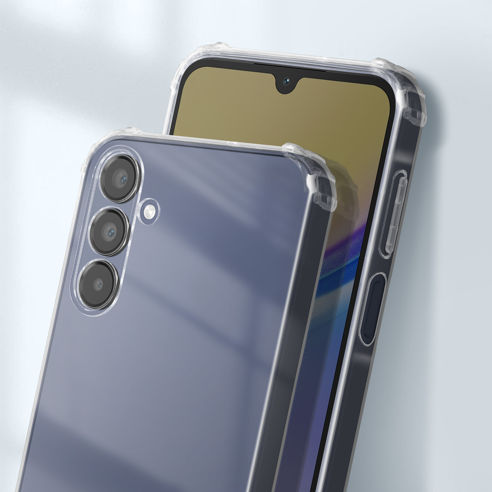 Telefono con custodia trasparente, tripla fotocamera. Un altro telefono dietro, su blu chiaro.