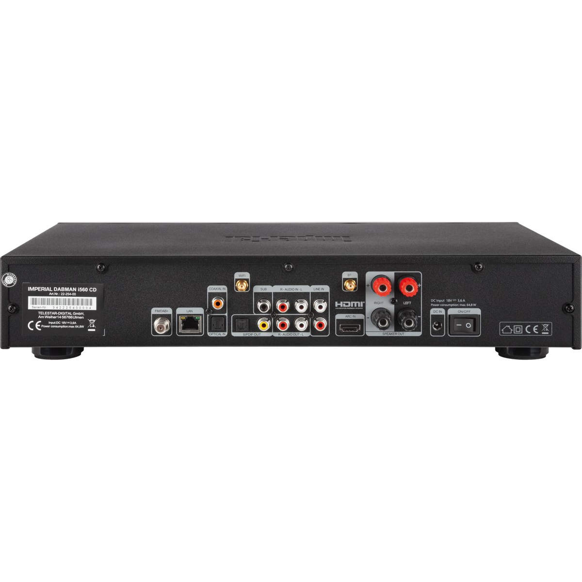 Tył czarnego odbiornika stereo z różnymi portami, na białej powierzchni.