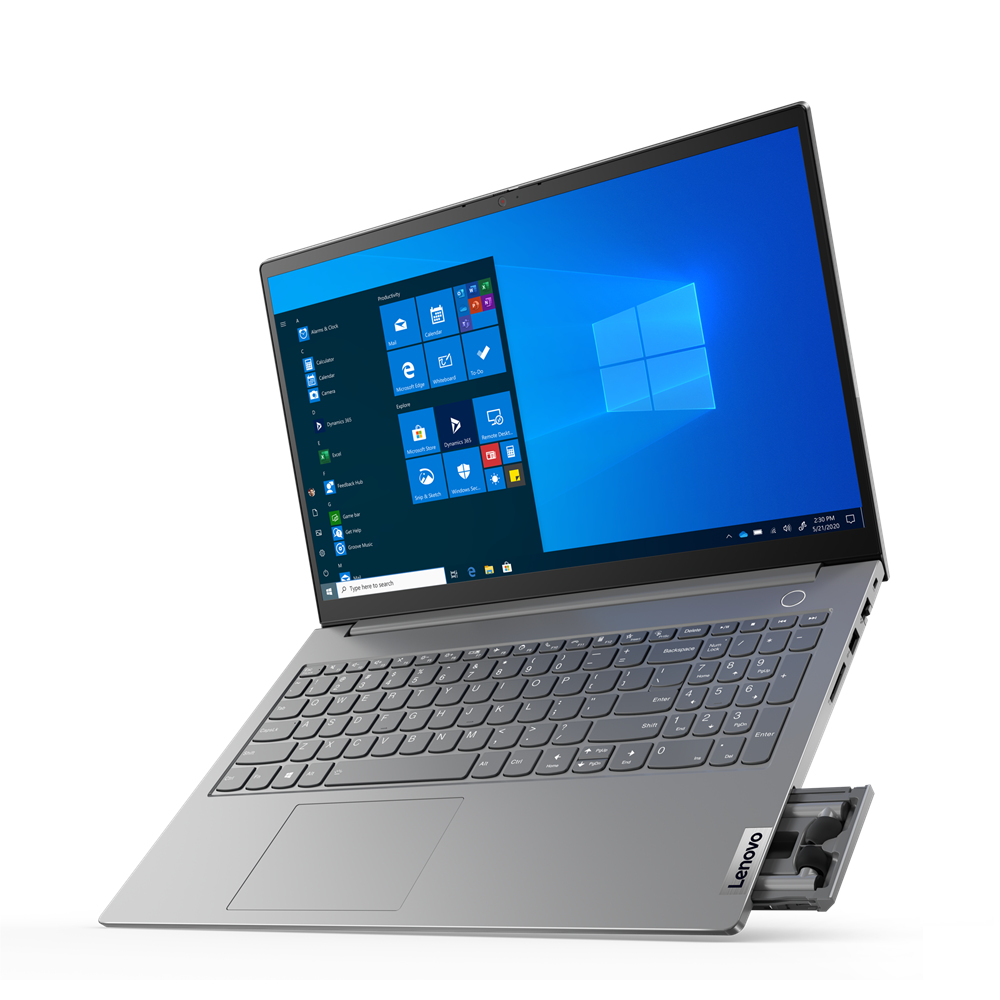 Laptop Lenovo argentato, aperto. Viene visualizzato il desktop di Windows. Tastiera e trackpad visibili.